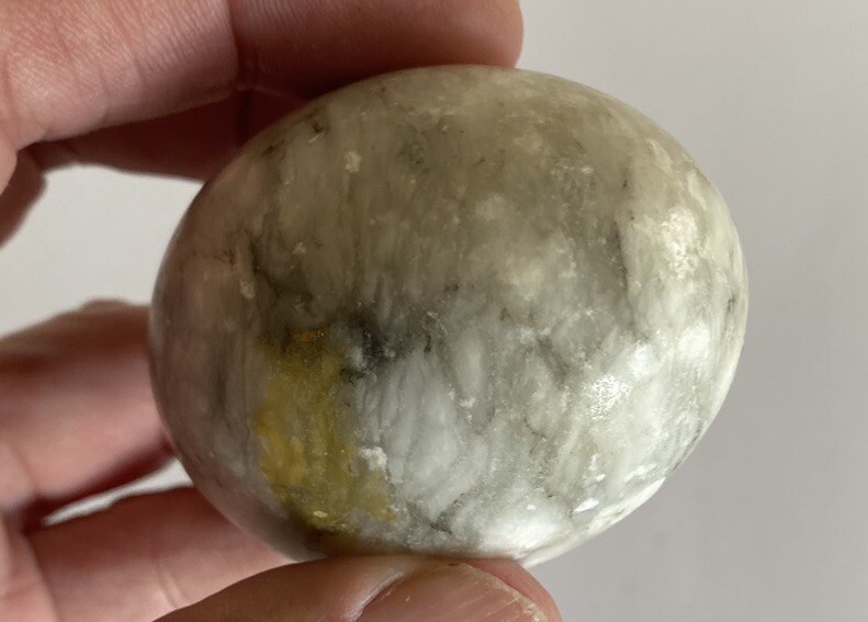 Marble or Alabaster Specimen Polished Egg Shaped 2-1/2in L x 1-5/8in D