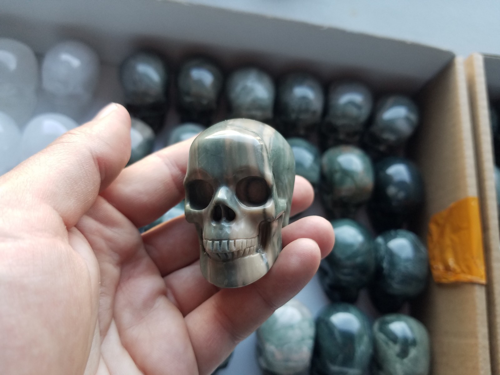Lot of 50 Hand Carved Skulls Crystal Agate Realistic Carving 2 inches US SELLER