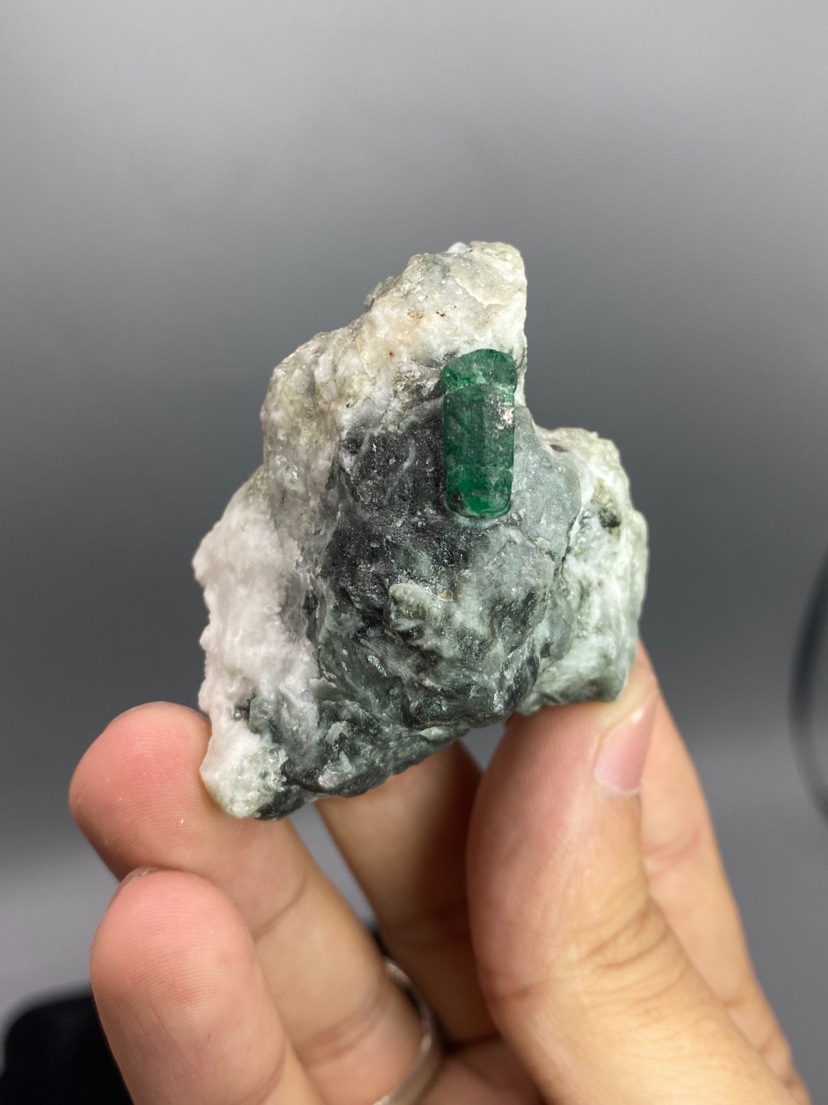 71.4g Natural Emerald Crystal Specimen on Matrix 42.5x54x36mm Swat Pakistan