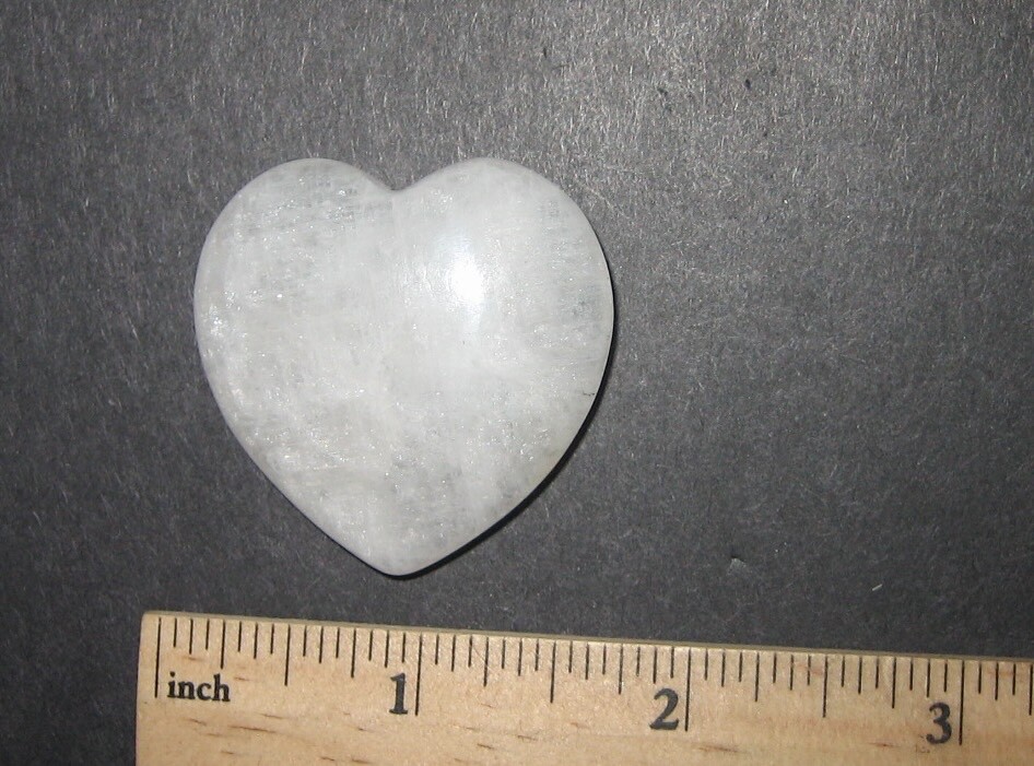 40mm HIGH QUALITY POLISHED NATURAL CRYOLITE STONE HEART GREENLAND ~ 29.1grams *1