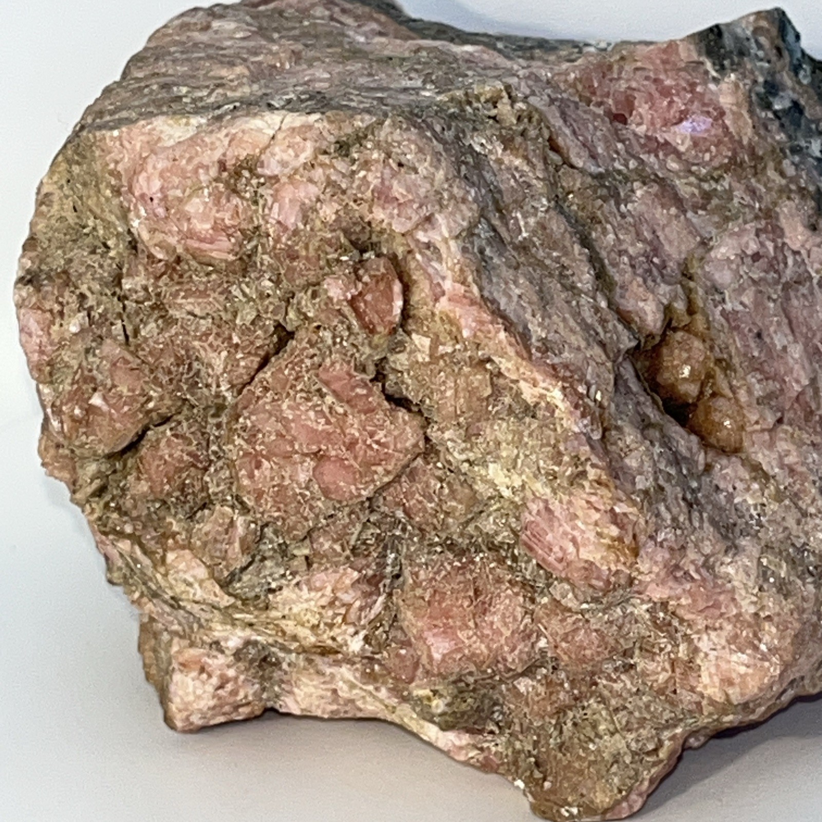 Rhodonite w/Franklinite 940g Franklin NJ 120x90x85mm Rose Pink Gemstone Specimen