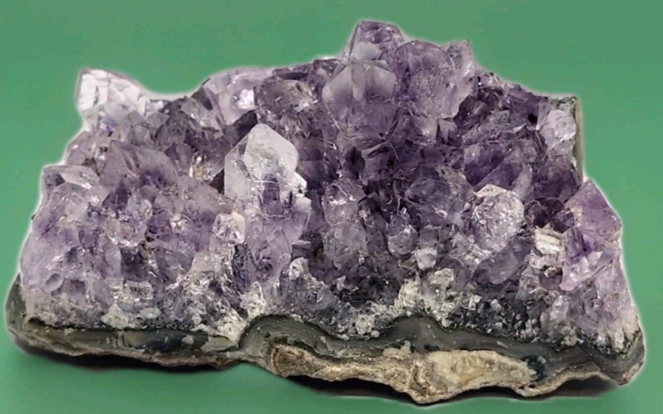 Amethyst Geode Quartz Stone 1 3/8″ × 1 1/2″ × 1 1/2″ deep & 90 Grams