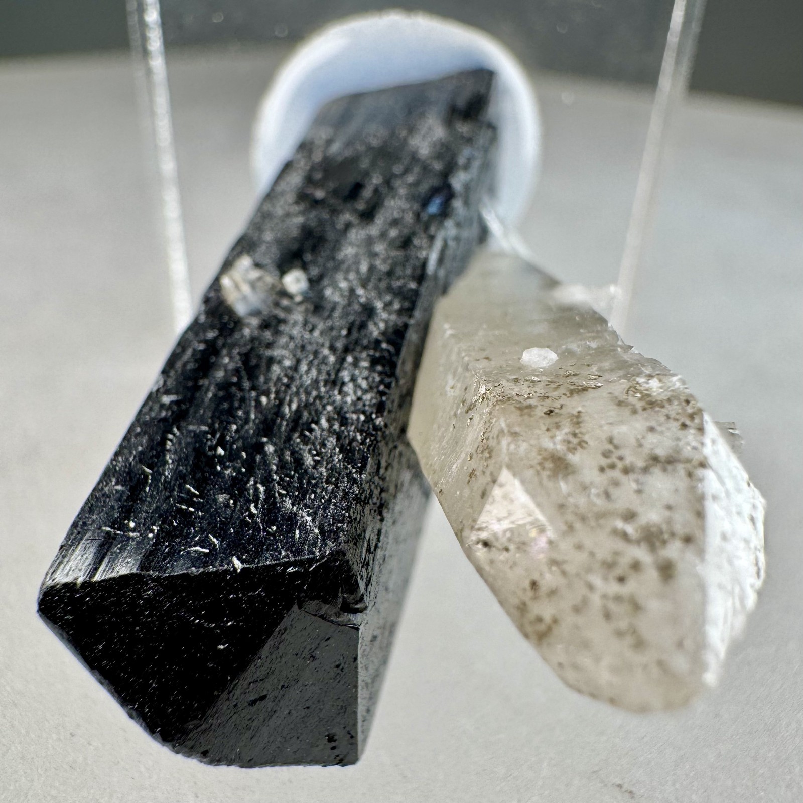 Ilvaite, Quartz: No. 1 Mine, Huanggang Fe-Sn deposit, Hexigten Banner, China