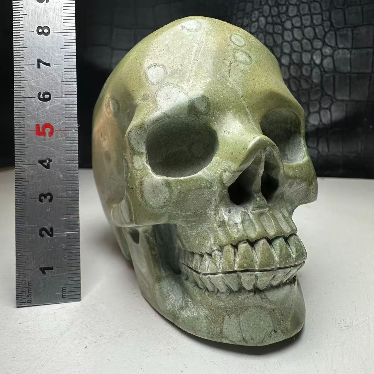 780g Natural Crystal Mineral Specimen.Plum blossom stone.Hand-carved SKULL.BD