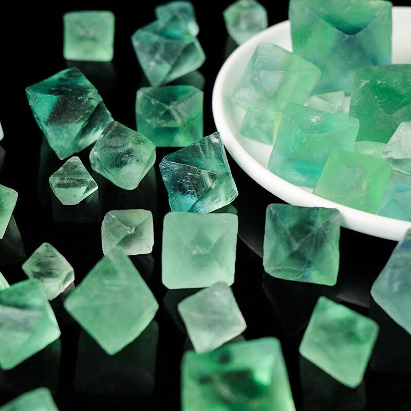 100g/lot Natural Colorful Fluorite Octahedron Crystal Mineral Crystal Healing