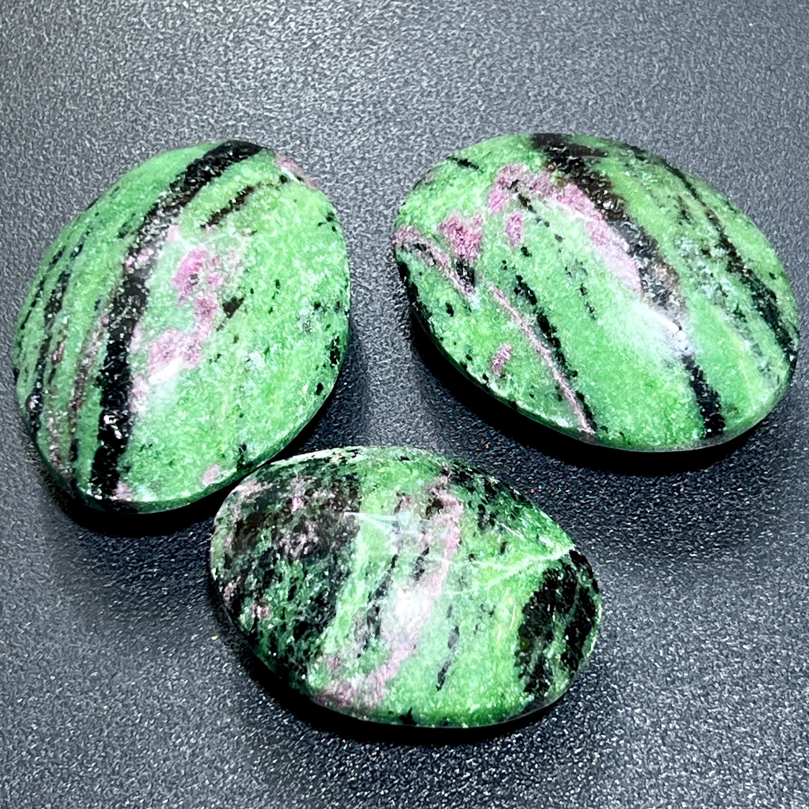 Ruby Zoisite Anyolite Crystal Palm Stones (UV Reactive) Bulk Wholesale Lot