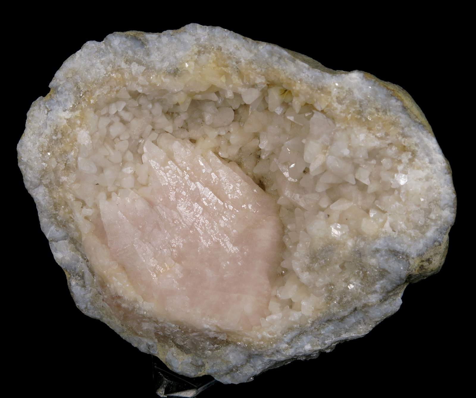 Pink Dogtooth Calcite with large crystal group 2-1/2″ Keokuk geode !!!