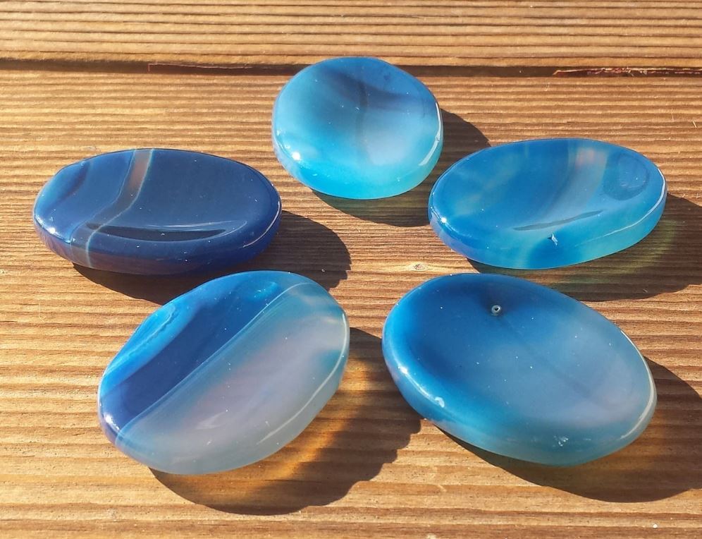 NATURAL BLUE ONYX GEMSTONE WORRY STONE (ONE)