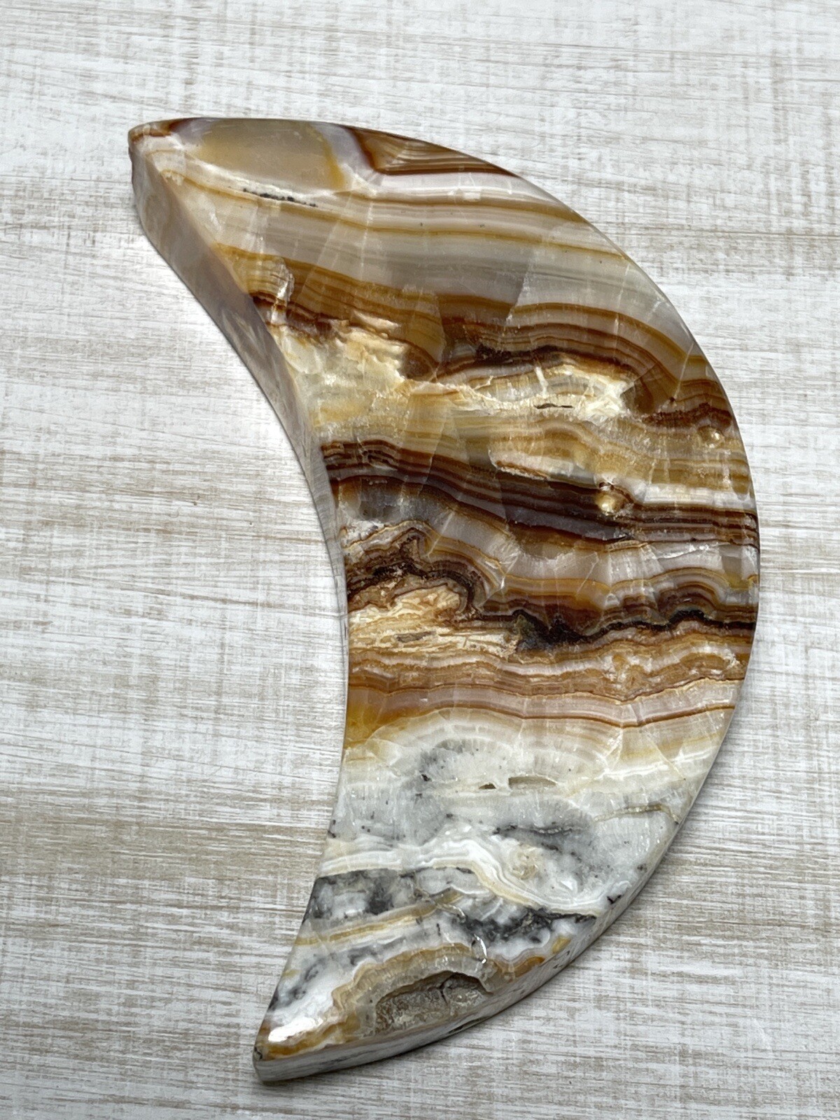 BANDED ONYX MOON – Mineral Calcite Carving Lunar Crystal Witch Stone Brown White
