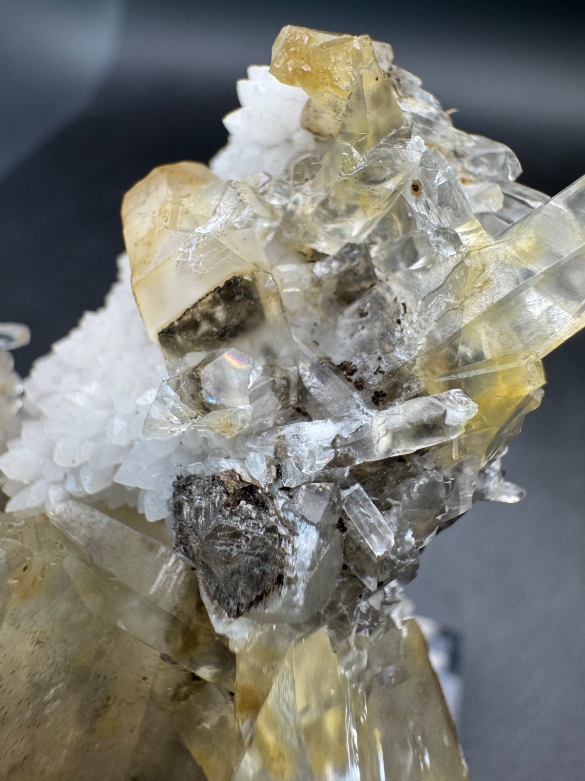 6557 Auralight Calcite on White Quartz BRIGHT UV Fu Jian 100g