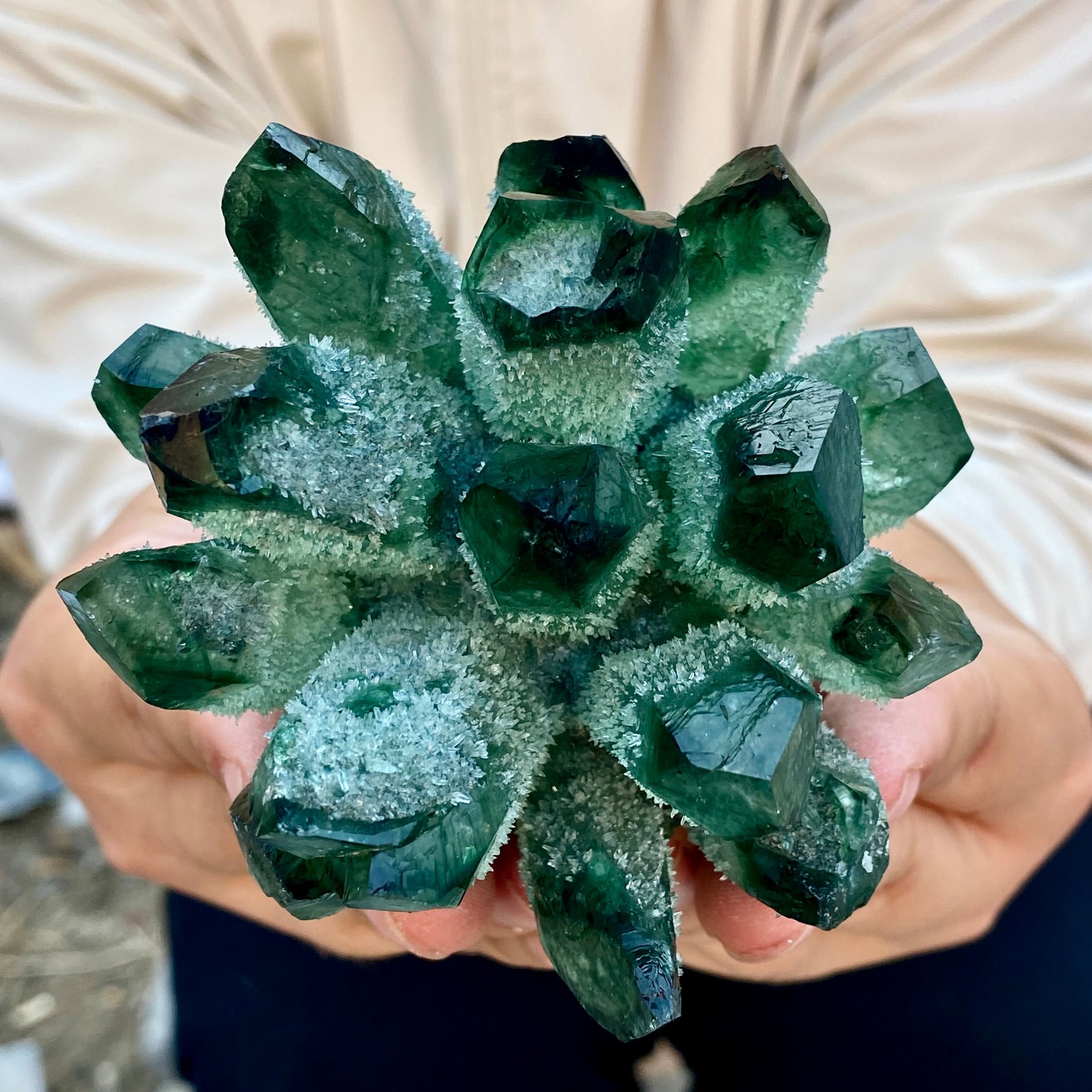 396G New Find Green Phantom Cluster Mineral Specimen Healing