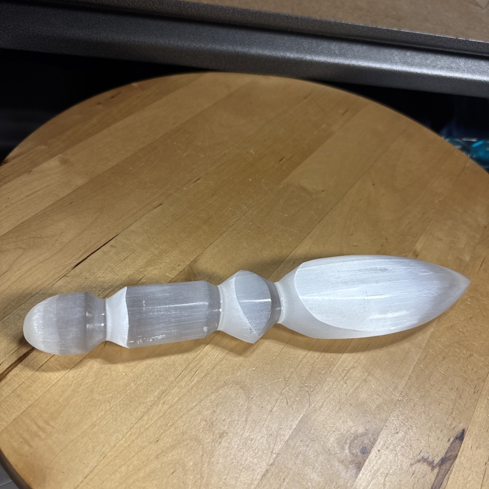 6646 Selenite Knife Pig Sticker Stand Not Included 1.0”T 2.0”W 9.8”L Wt. 13 Oz.￼