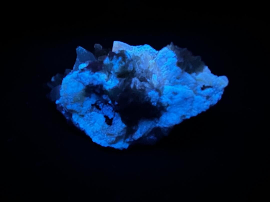 KB: GREAT! SW FL BRIGHT BLUE/WHITE, LW ORANGE SCHEELITE, SICHUAN PROVINCE, CHINA