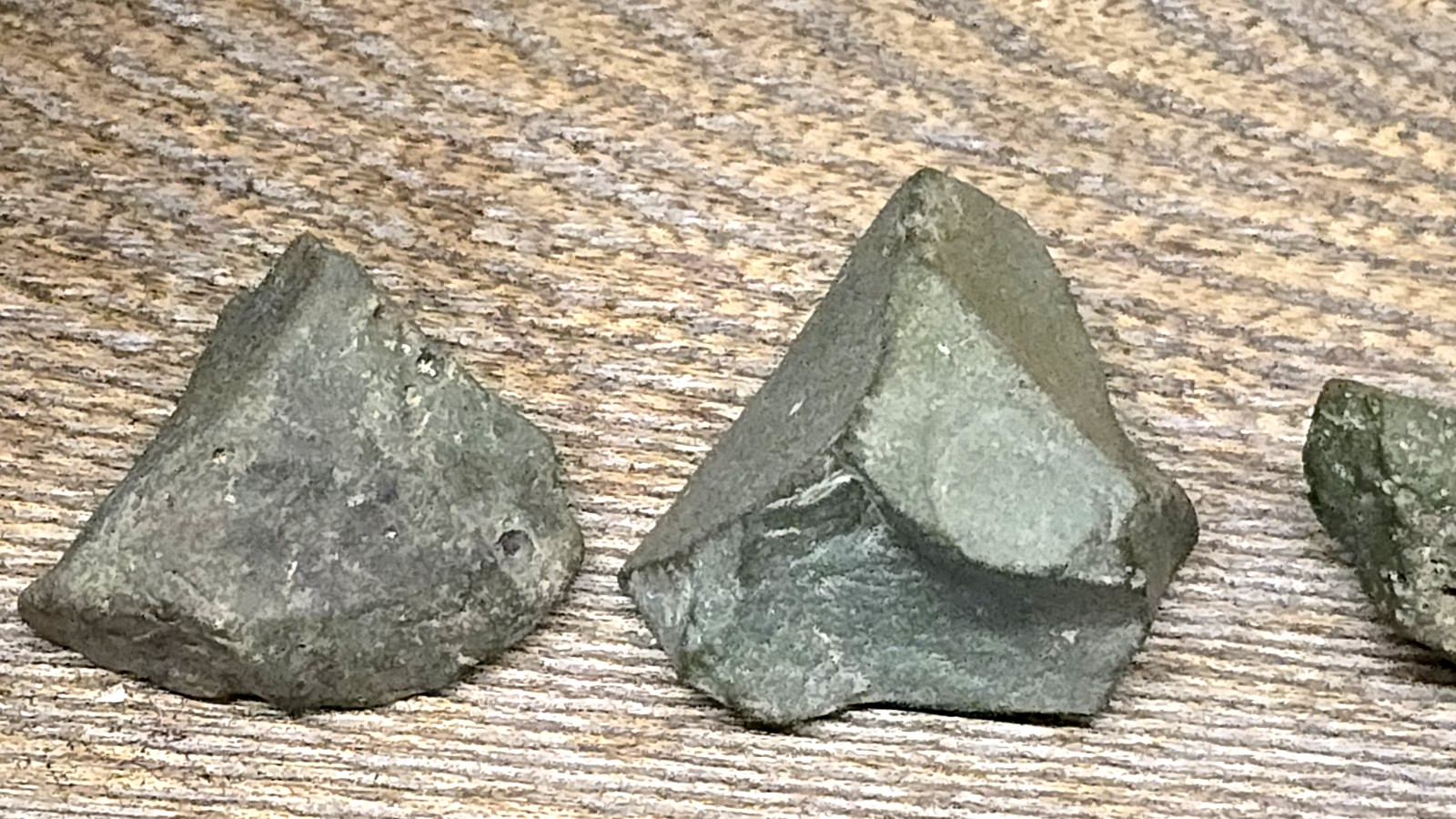 87g 1850s Green Pig Iron Slag Kentucky Lake Seafoam to Forest Tones READ
