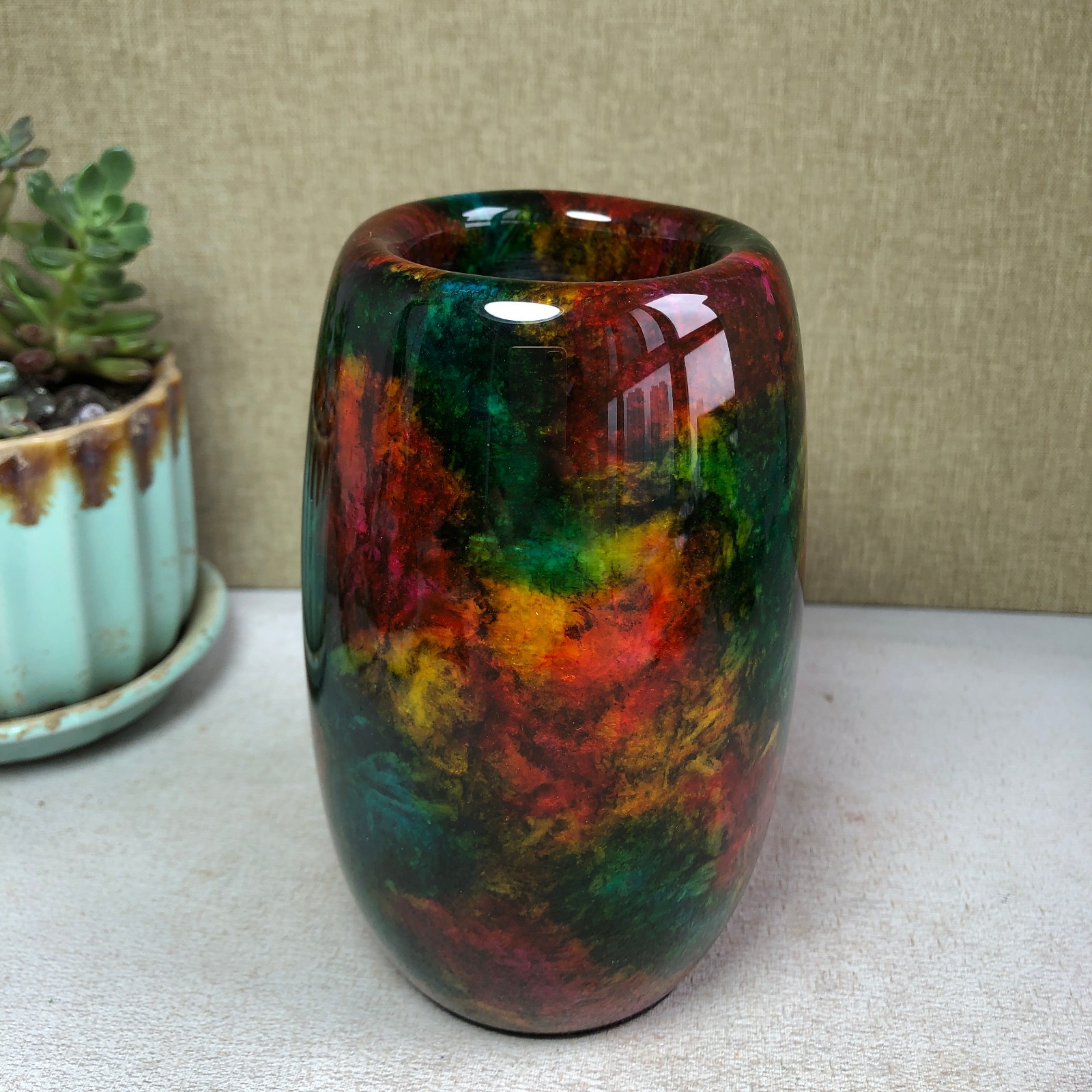 Natural “Seven Colors Jade” vase specimen -Taiwan China 1060g 129mm A4585