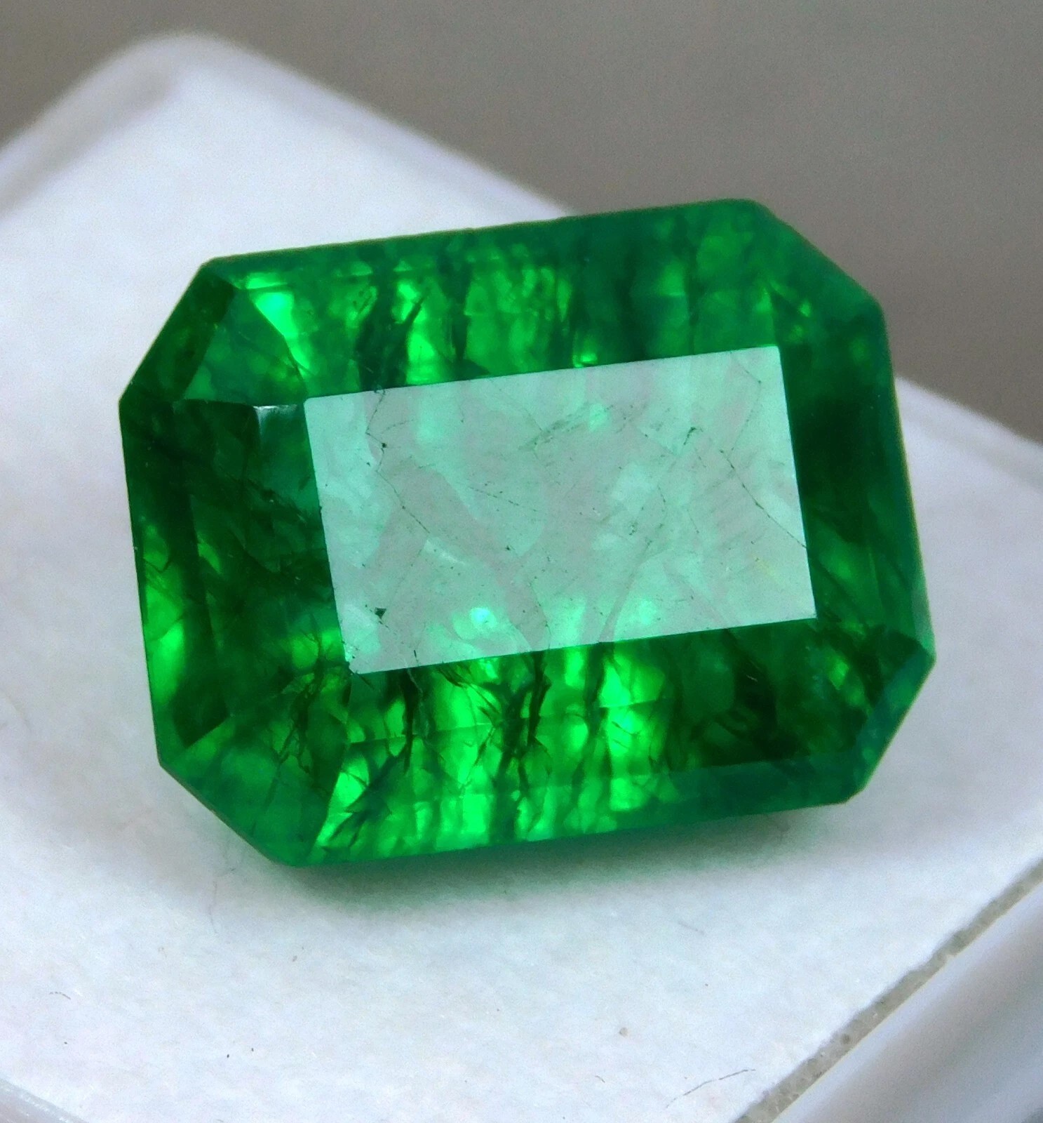 Certified Natural Colombian Green Emerald 10Ct Emerald Cut Loose Gemstone