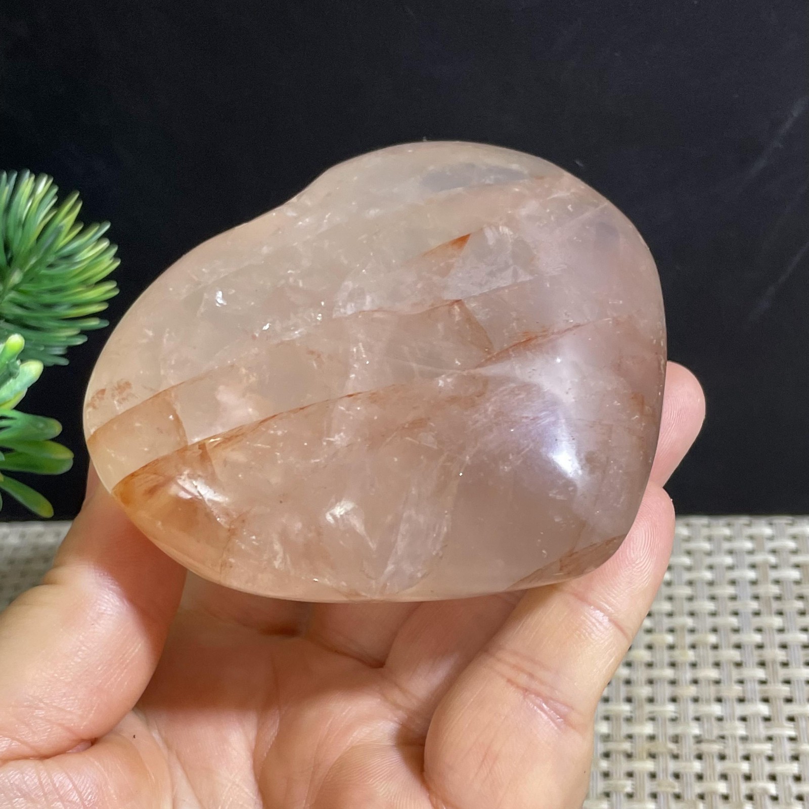 178g Natural red gum flower crystal hand polished quartz heart