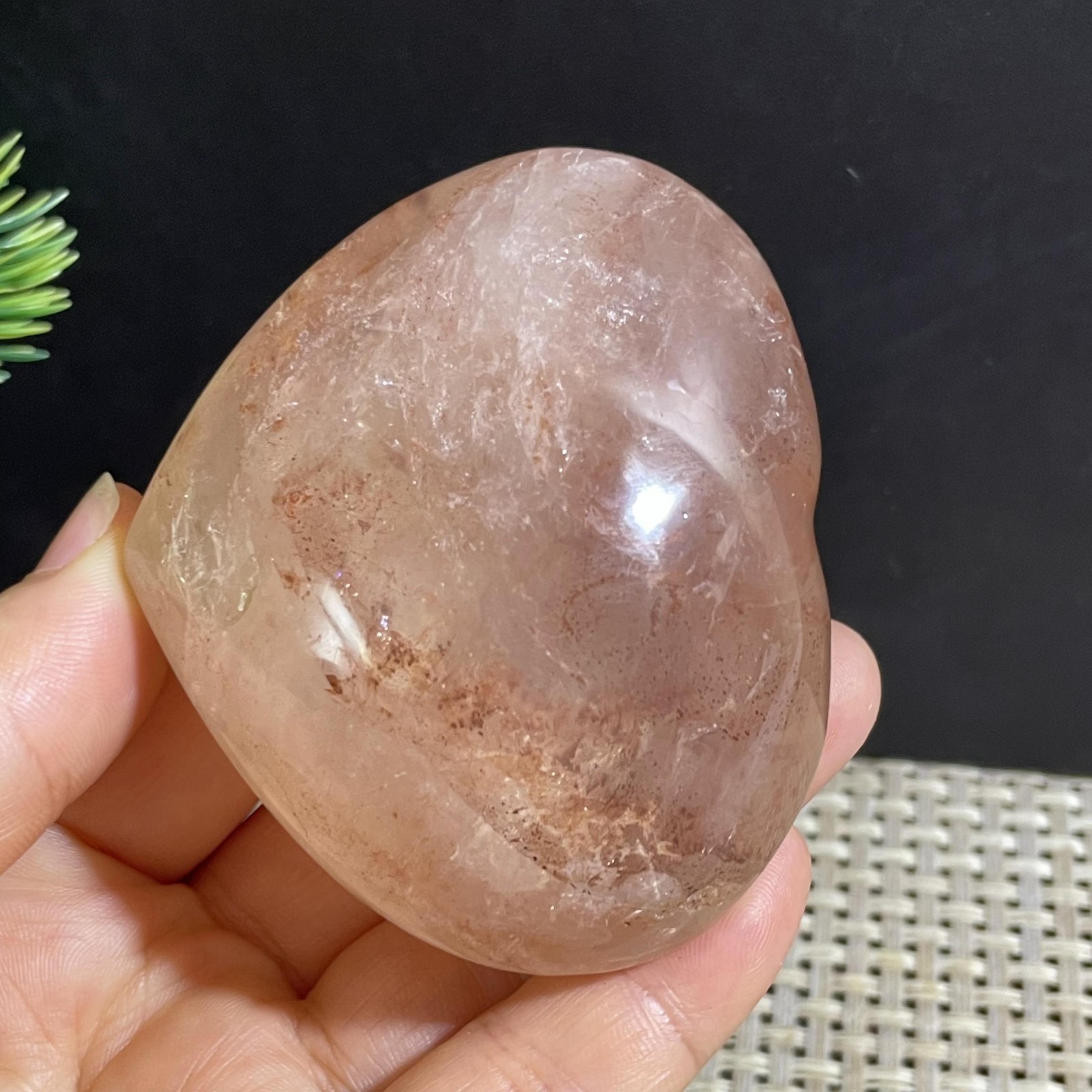 197g Natural red gum flower crystal hand polished quartz heart