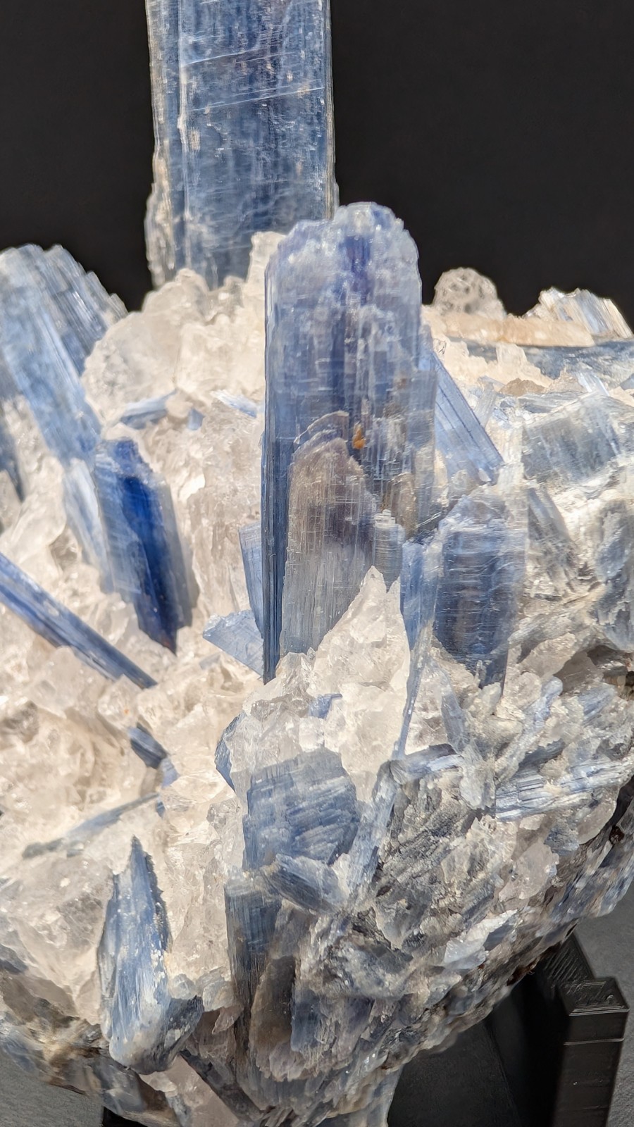 Kyanite, Quartz – Minas Gerais, Brazil