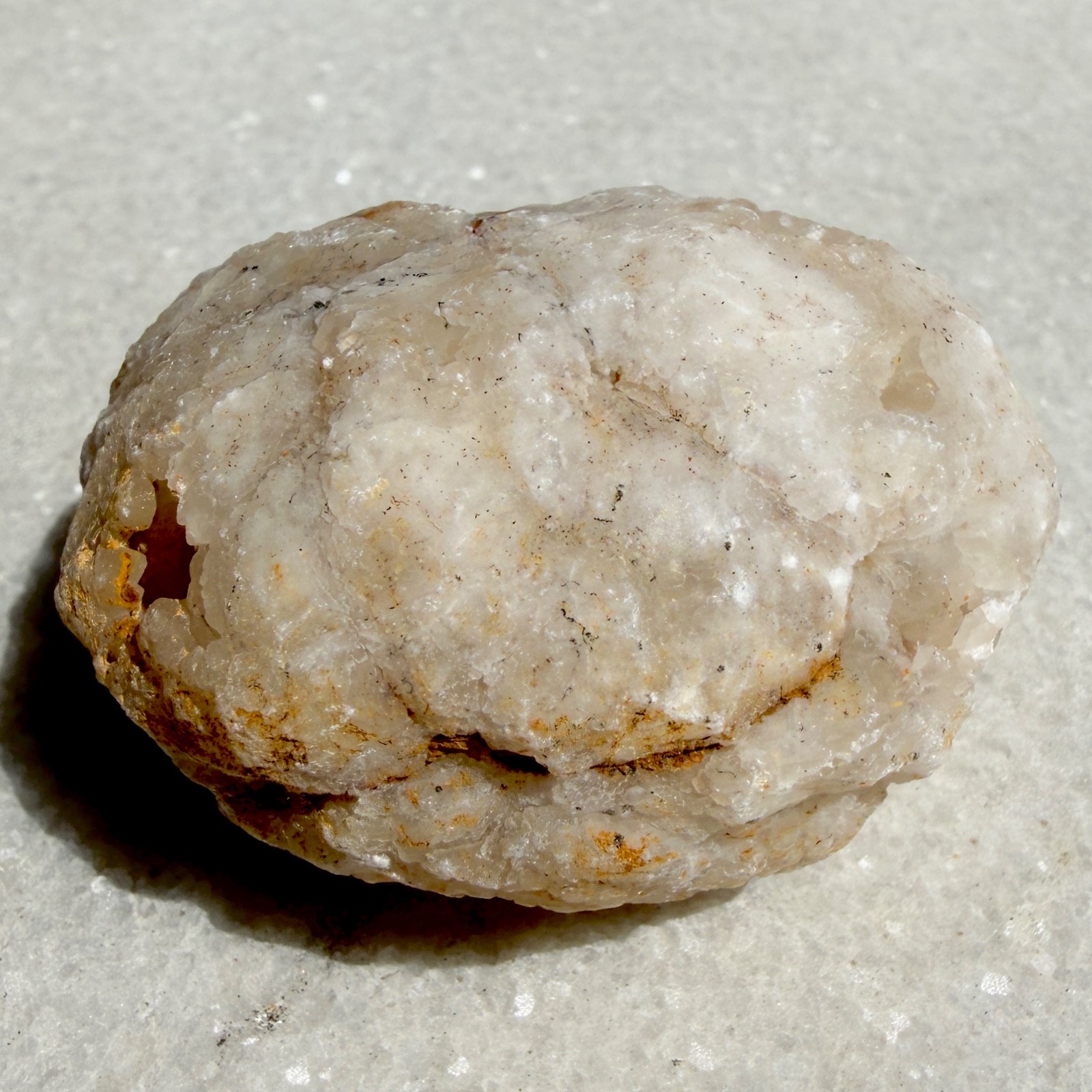 Wholesale Lot – 2 lbs Natural Unbroken Quartz Geode – 12 to 16 PCS