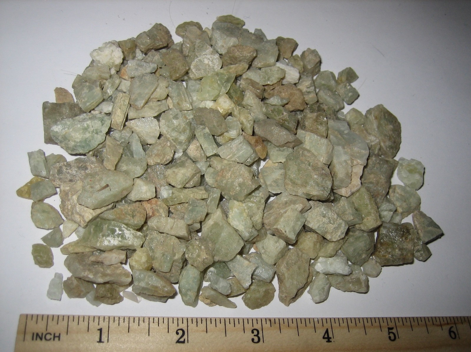 150+ SMALL NATURAL 0.2″-0.6″ YELLOW BLUE HELIODOR BERYL CRYSTALS NH, USA 227g *1