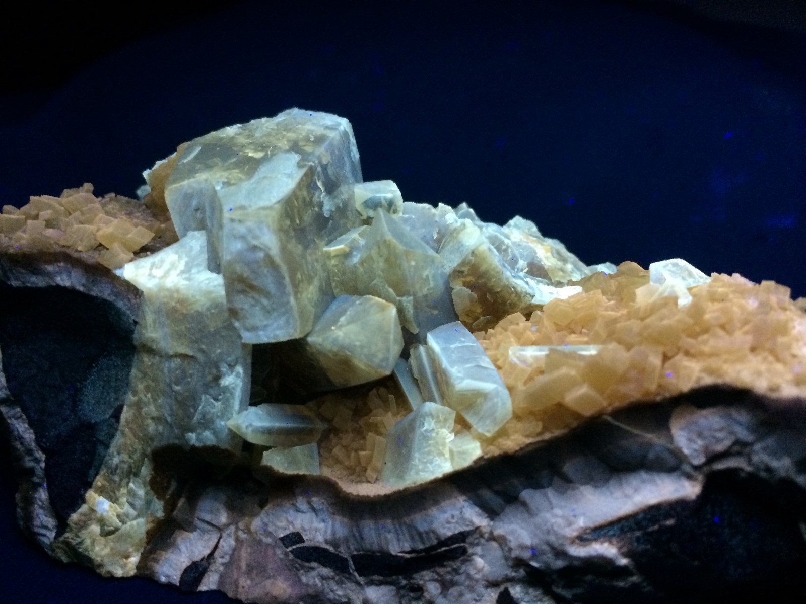 KB: BRIGHT FL SW YELLOW/WHITE BARITE CRYSTALS W/CALCITE, ELK CREEK, SOUTH DAKOTA