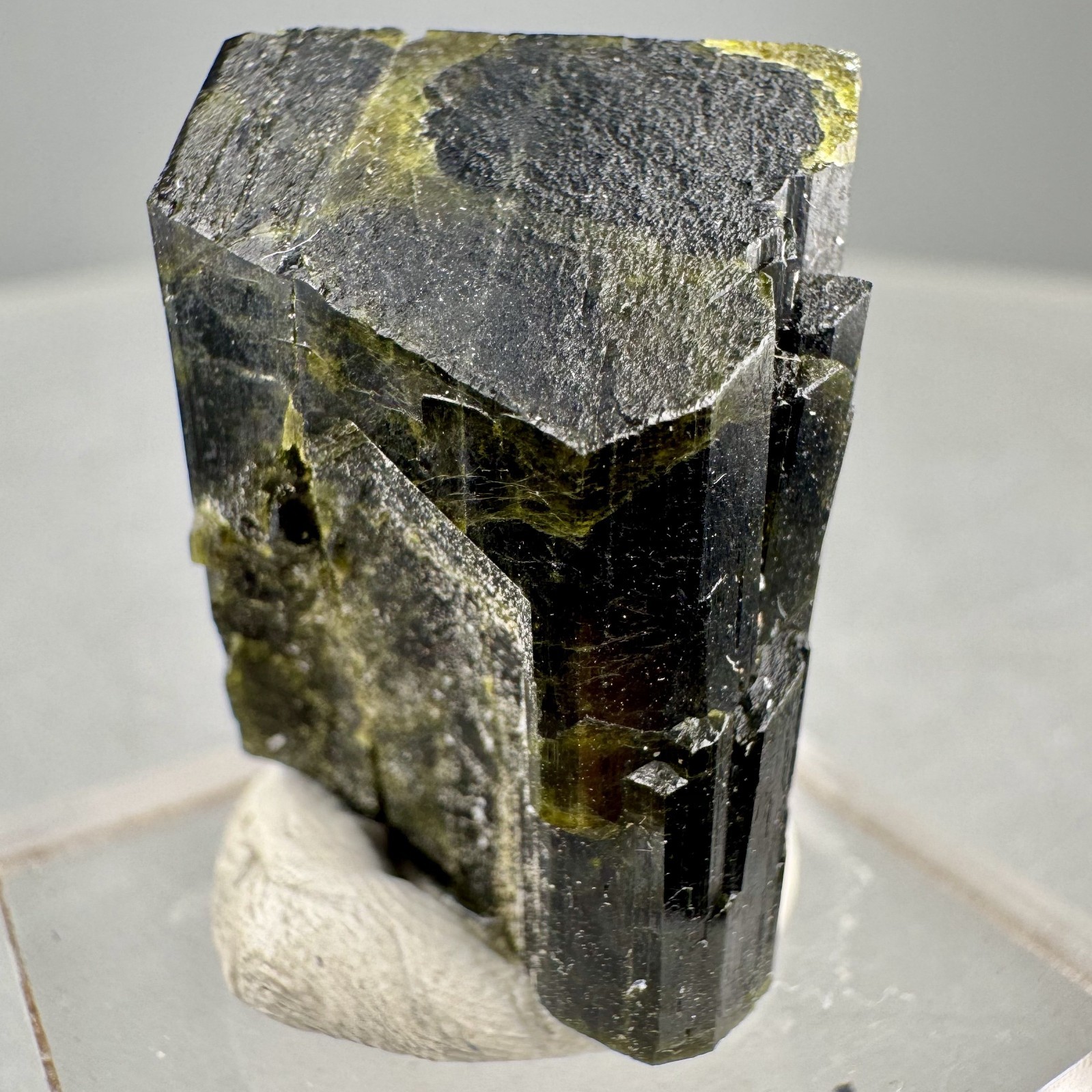 Fine Green Epidote Crystal: Saline Valley, Inyo County, California, USA