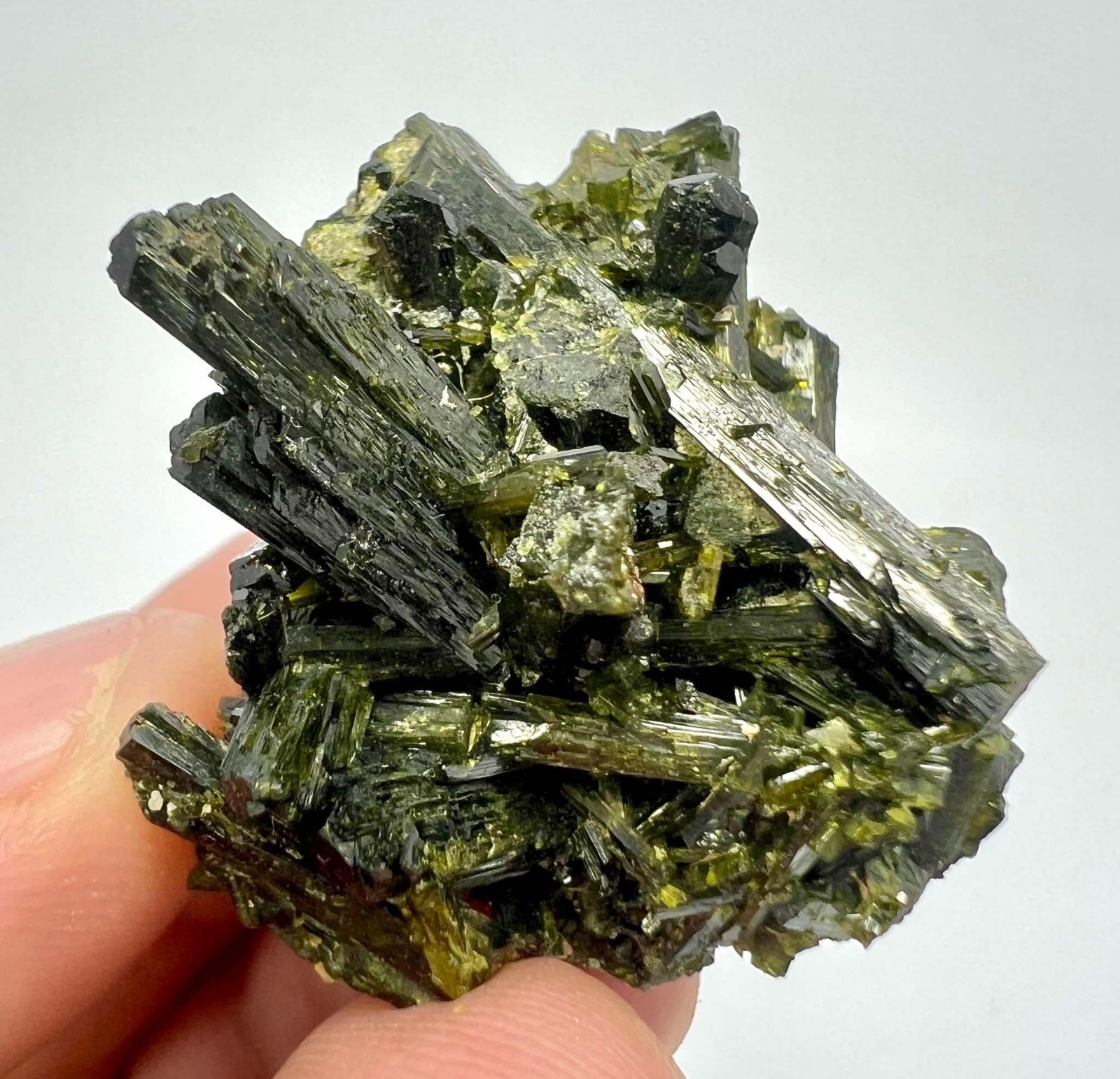 123 CT Amazing! Epidote Crystals Bunch Specimen From Skardu Pakistan s42