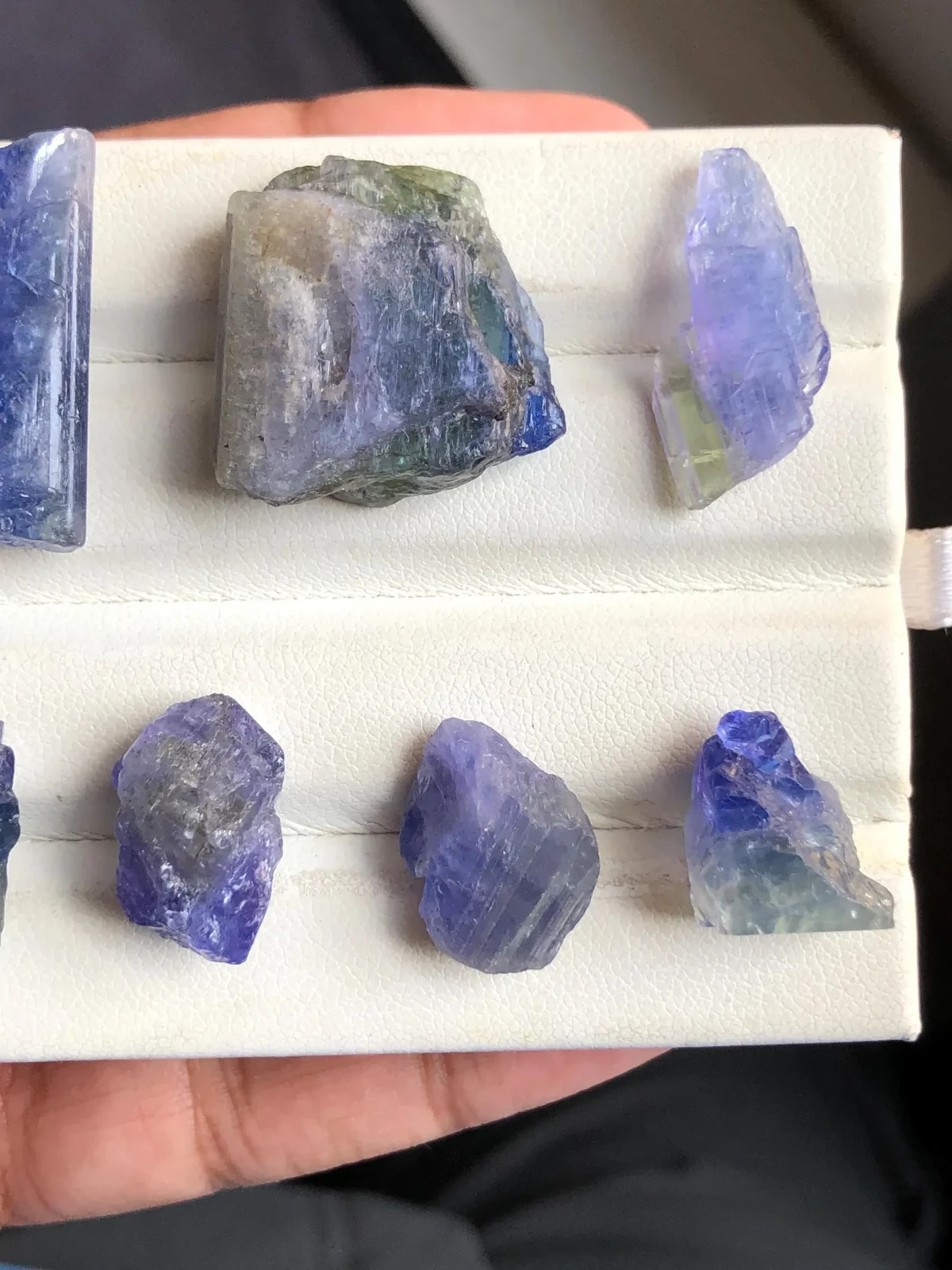 Natural Tanzanite Rough Gemstone, Bi Color Tanzanite Raw, Healing Stone. Tz#17