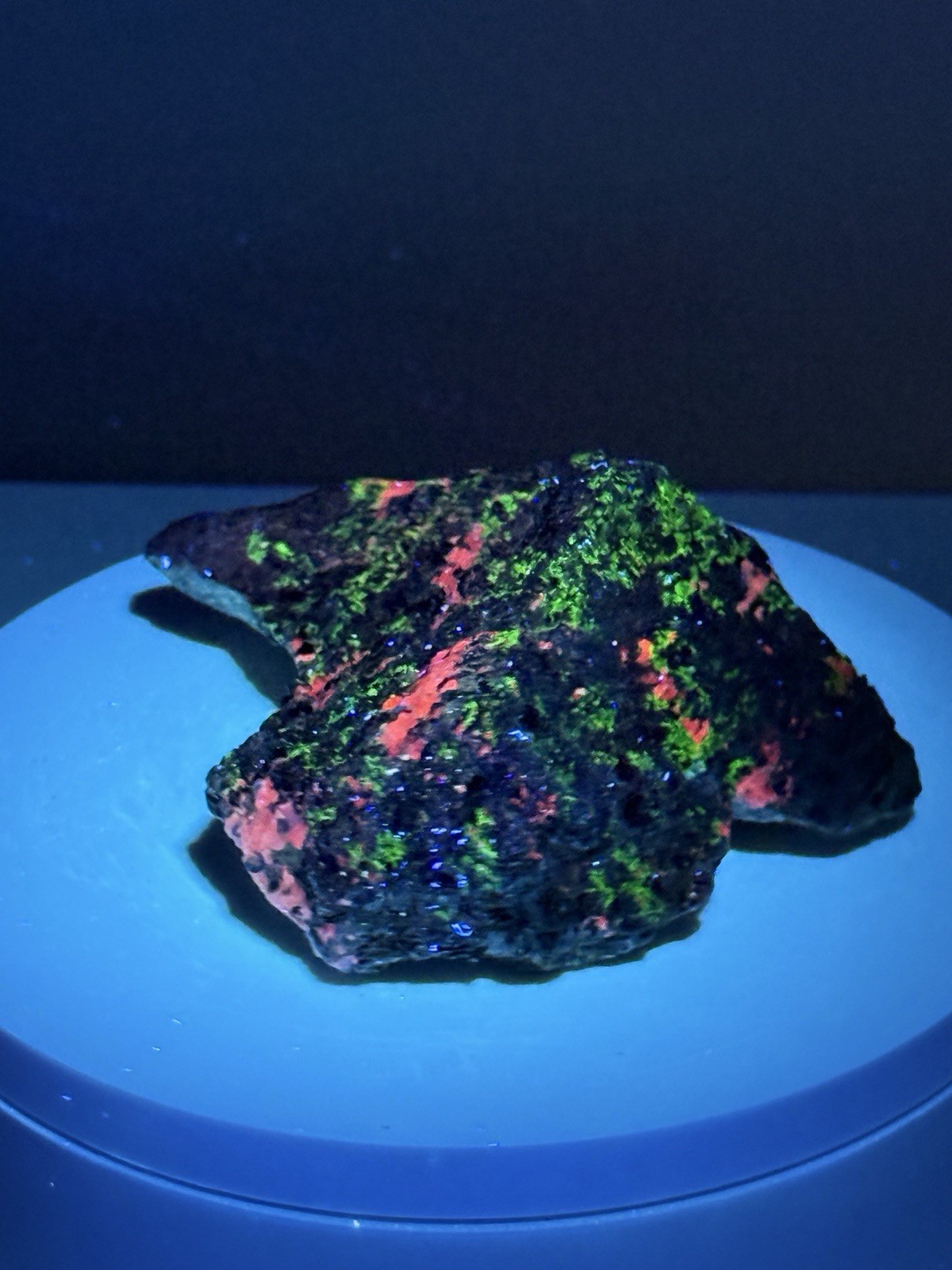 ELECTRIC Calcite, Willemite, & Franklinite Fluorescent Mineral Specimen – NJ