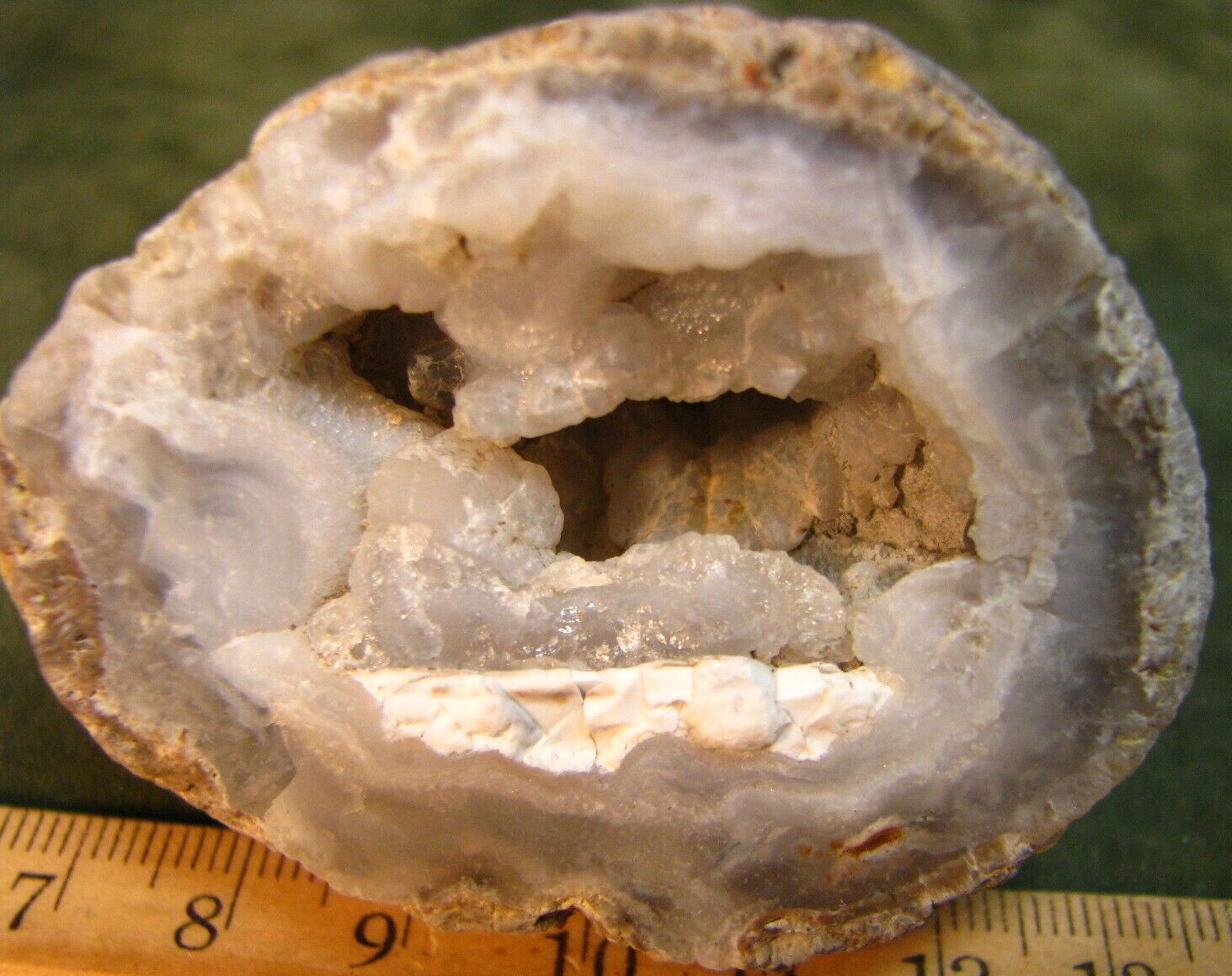 4.7oz 2.4in 133g AGATE GEODE HALF QUARTZ CRYSTALS NOT POLISHED #307