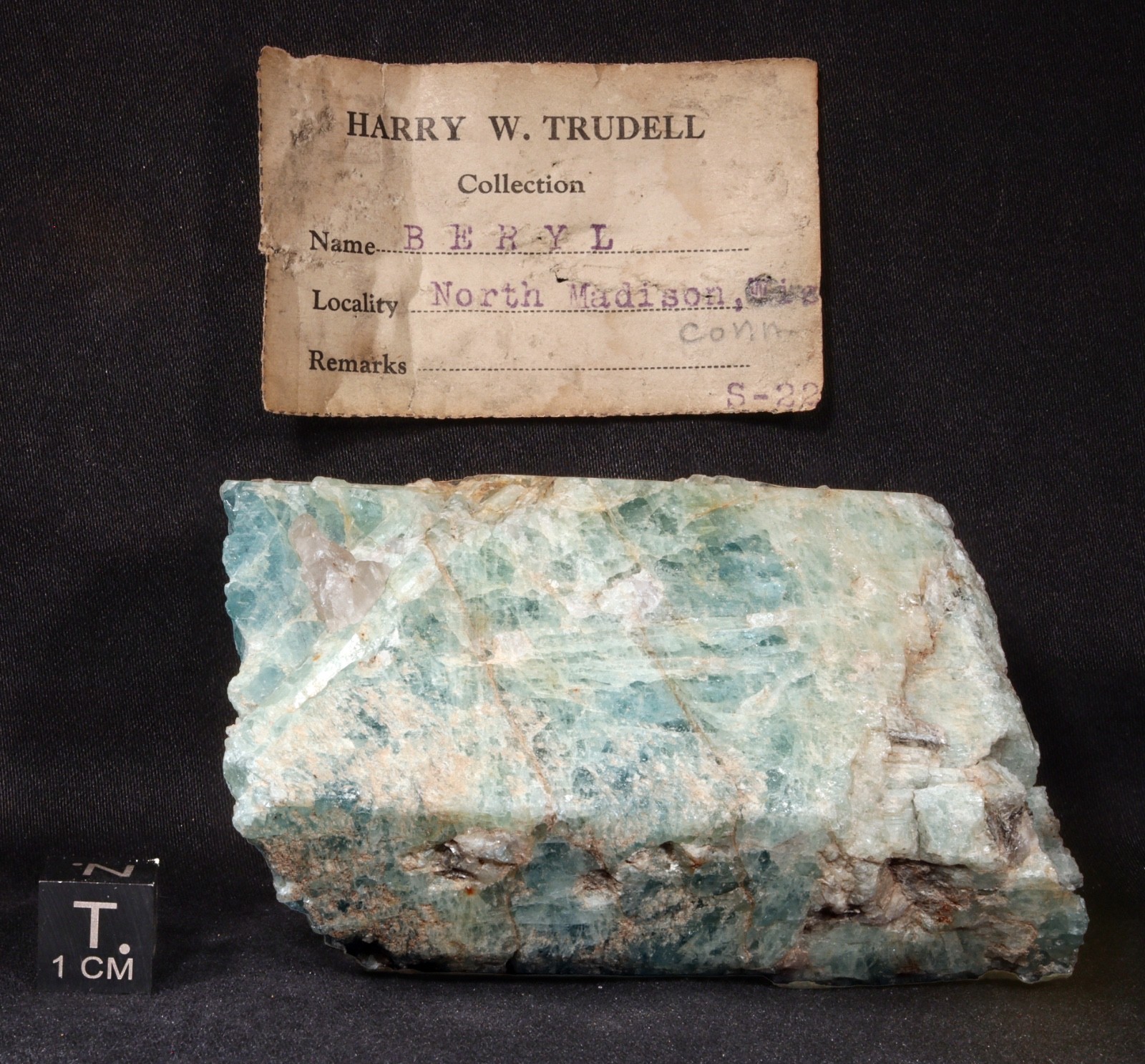 8.2 cm Beryl Hexagonal Crystal from New Haven County, Connecticut – 320 grams