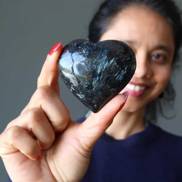 Natural Arfvedsonite Heart Stone Quartz Reiki Healing Crystal Gift Home Decor