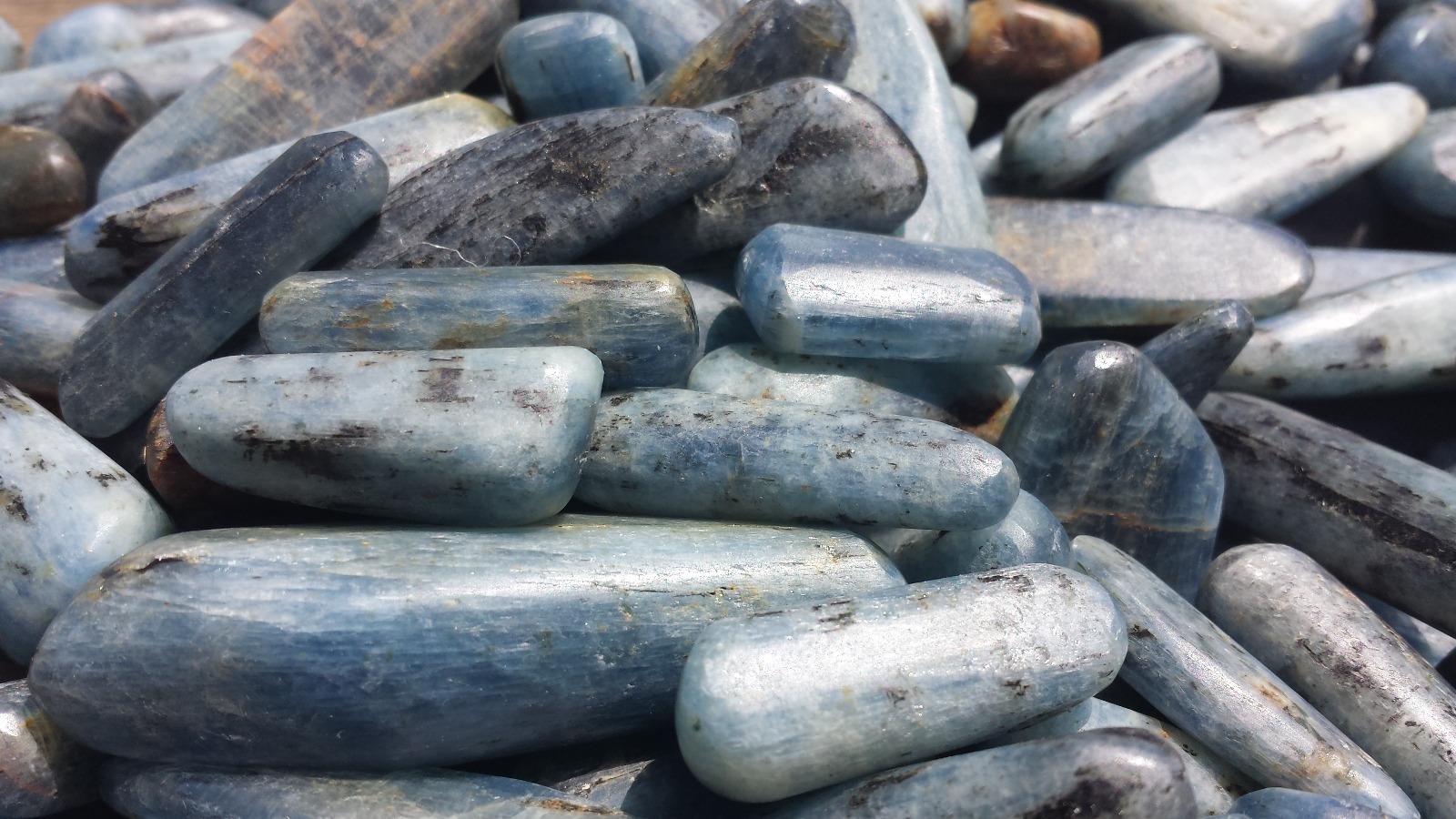 THREE (3) BLUE KYANITE TUMBLED STONES MEDIUM/LARGE NATURAL TUMBLE STONES