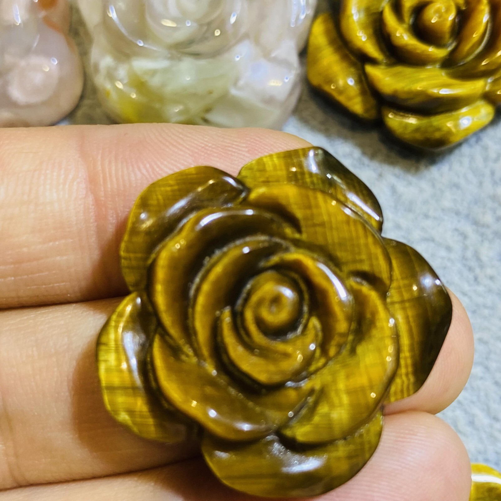 Natural Tiger’s eye Quartz roses flowers skull hand carved reiki Healing 1pc
