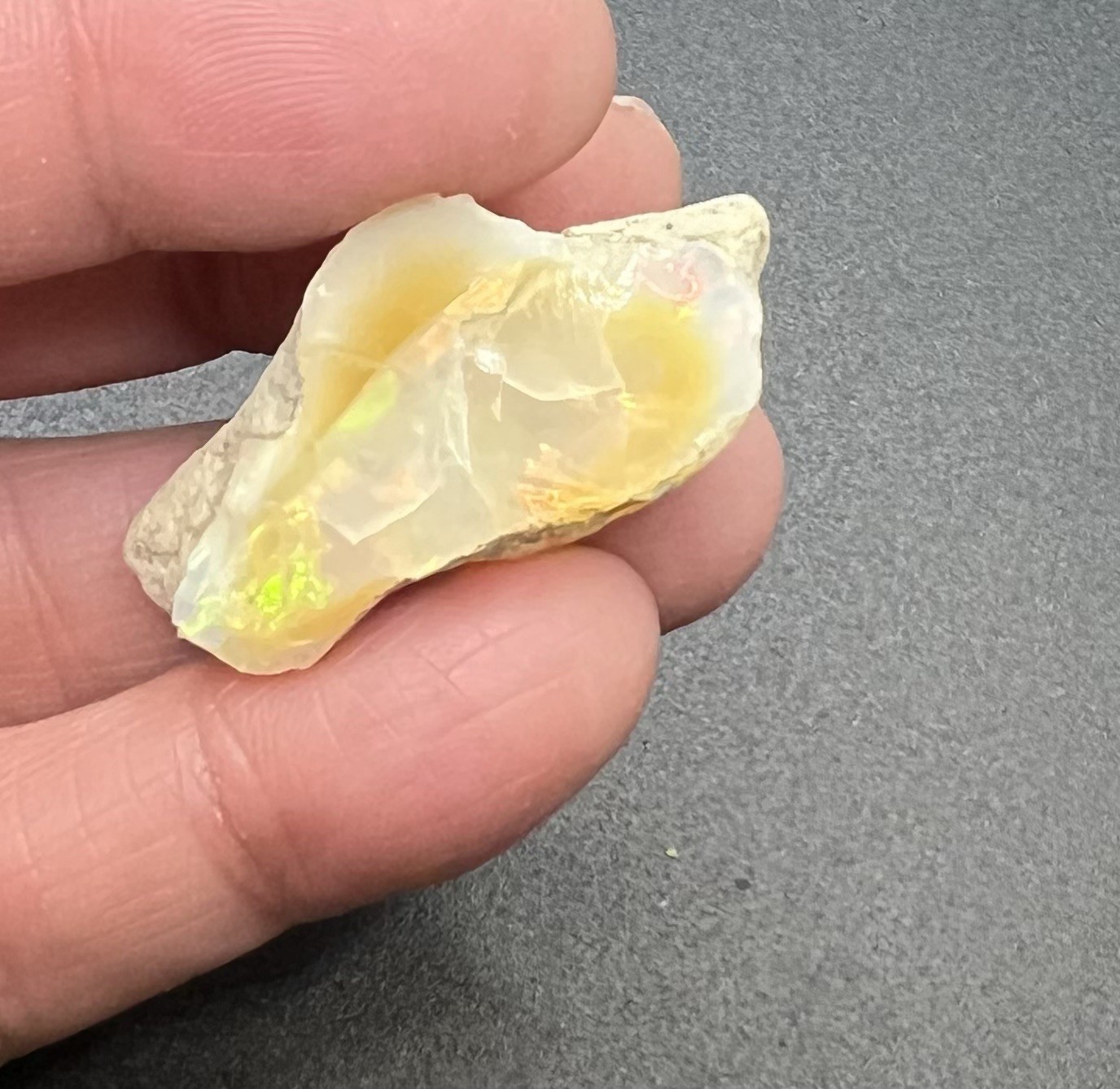 Ethiopian Welo Genuine Opal 5.3g Approx 1 1/2in AWESOME FLASHES