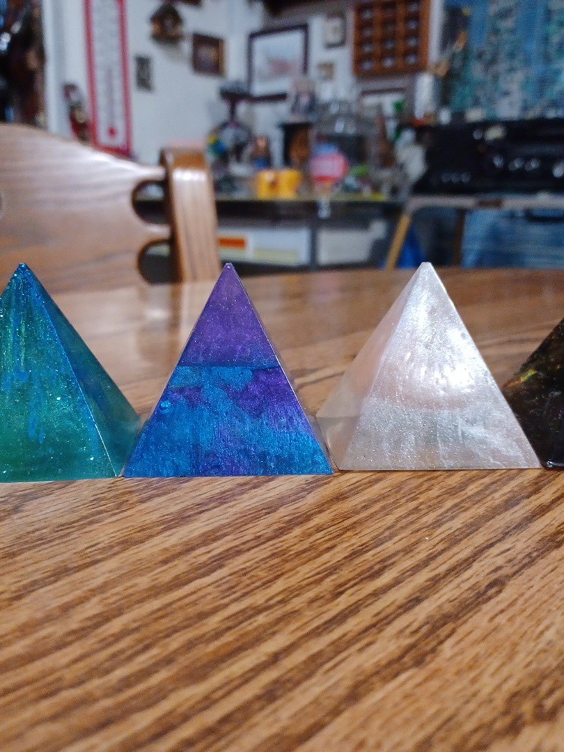 7 Chakra Aura Reiki Energy Spiritual Grid Acrylic Lucite Pyramid FAST SHIPPING!