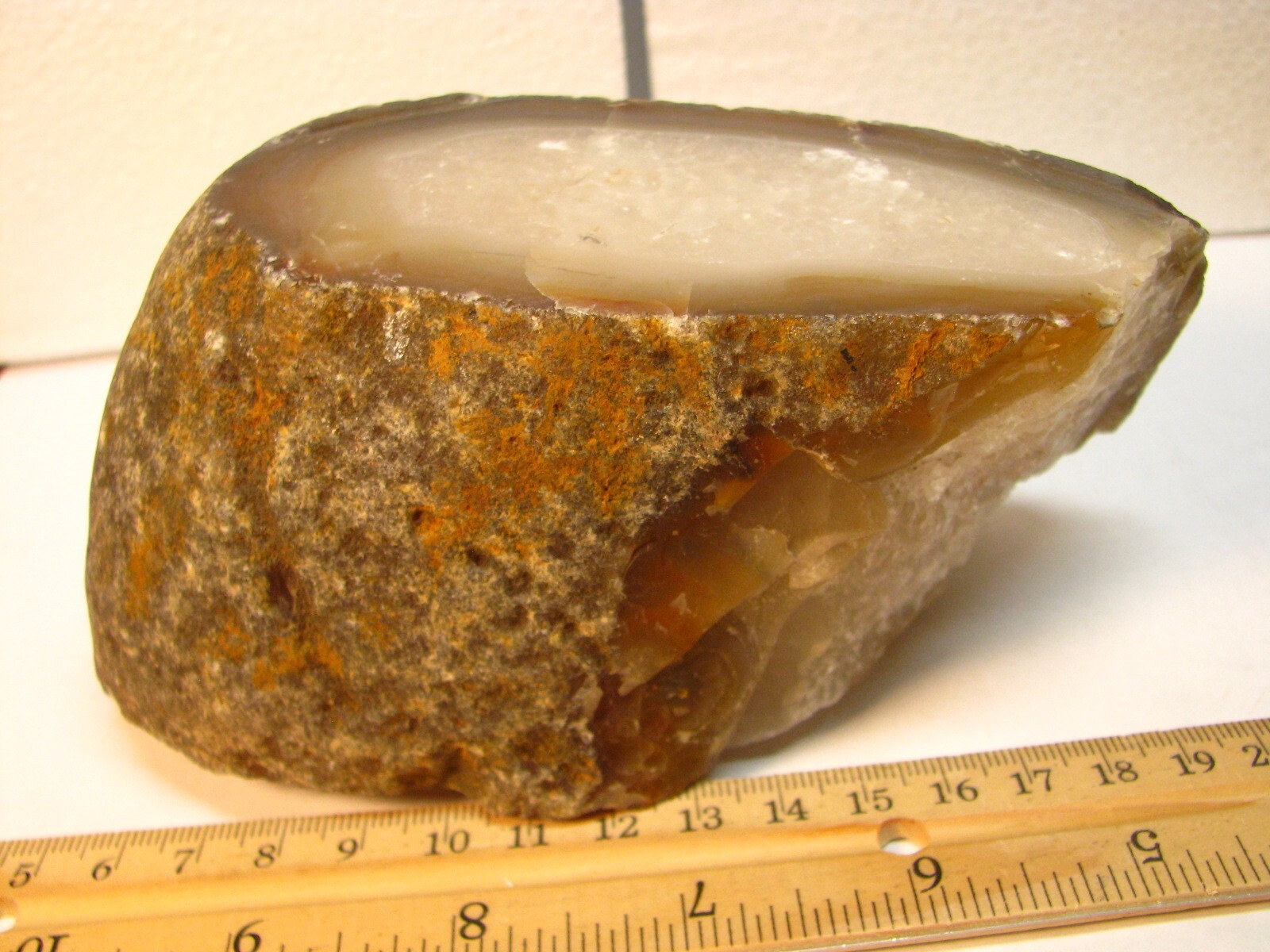 2.8lbs 1270g 6in LARGE QUARTZ AGATE BRAZIL W/CALCITE CENTER-NOT POLISHED #137