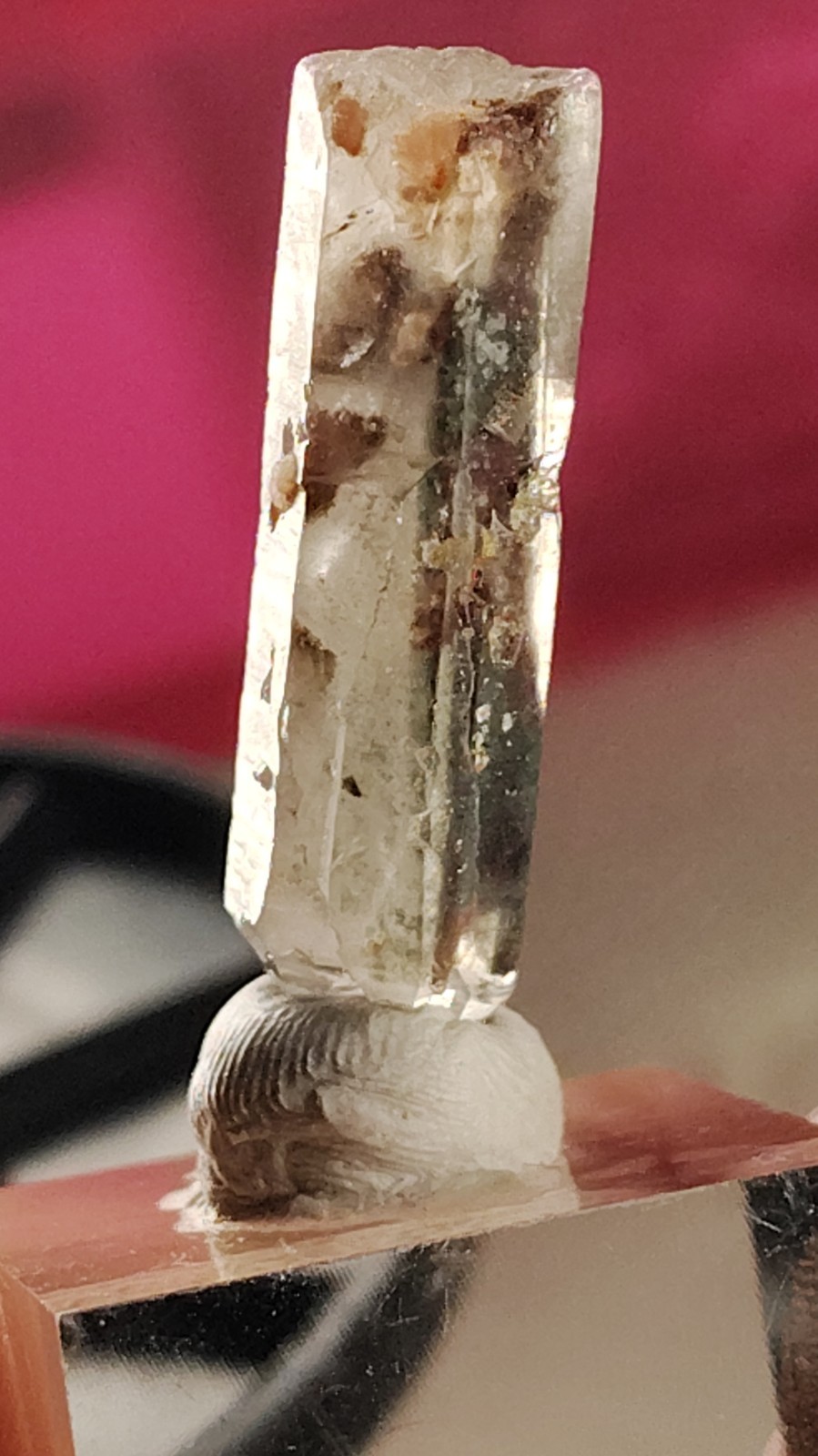 30mm Scenic Quartz Point Red Hematite, Epidote Inclusions, 360 Display ,Meigu