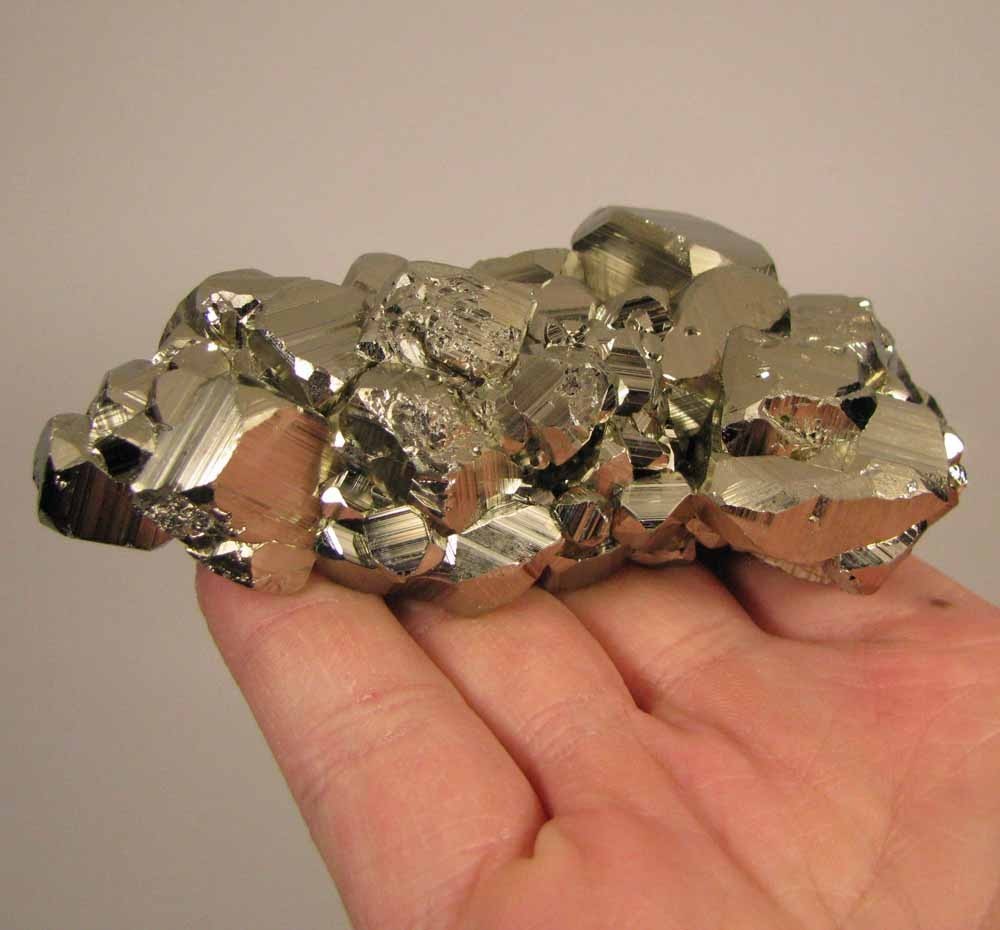 4.2″ PYRITE Crystals Cluster – Peru