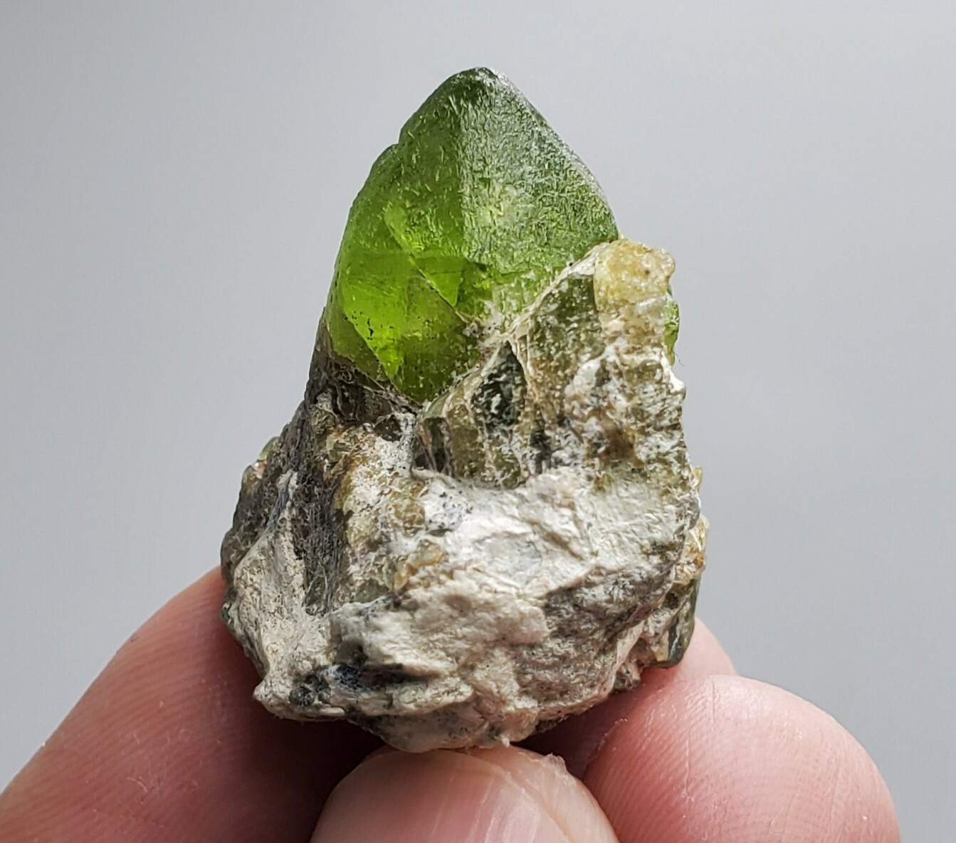 Peridot Specimens 82.90 Carat / US seller