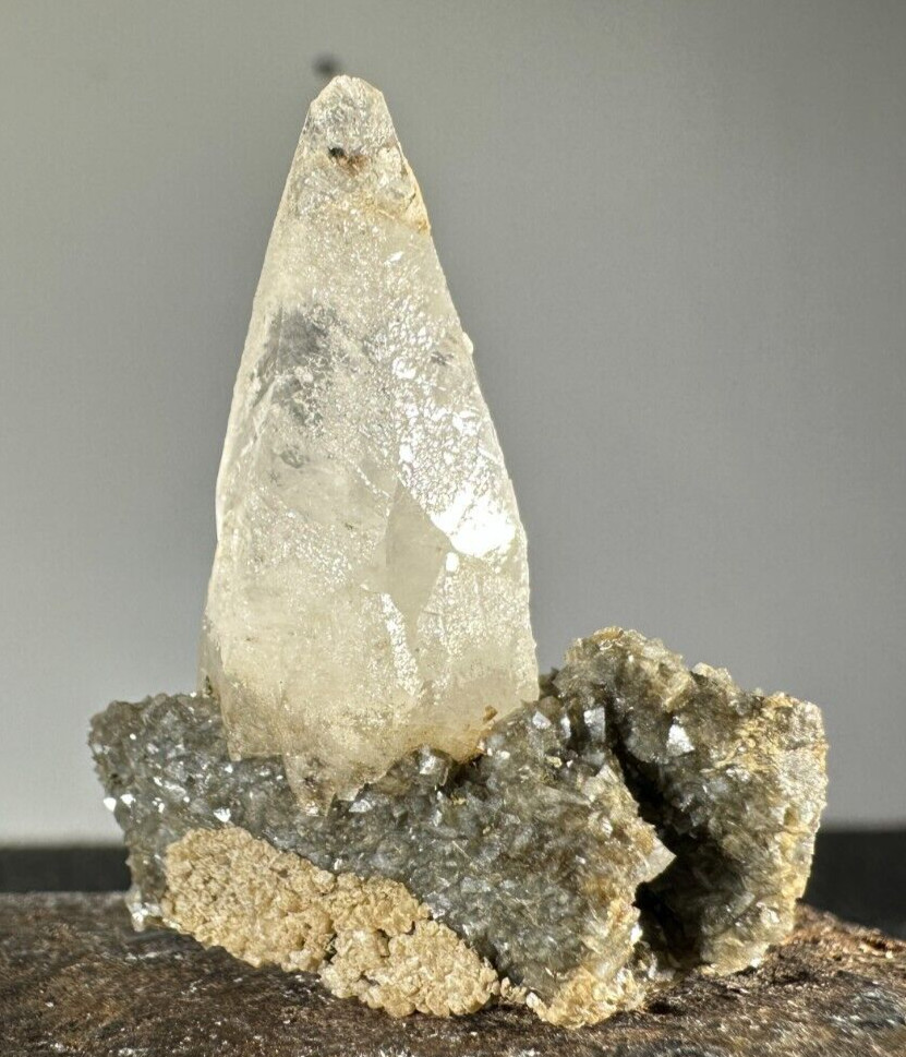 ➤ 1-1/4″ Tall SCALENEDRAL CALCITE Pleasant Ridge Rensselaer Indiana VIDEO➤696