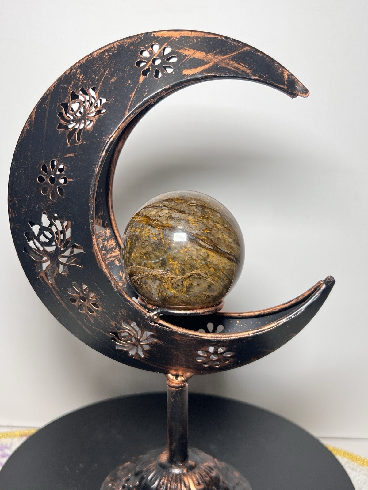 Moon Sphere Holder – Holds 80mm & smaller spheres – Spheres in pics not included