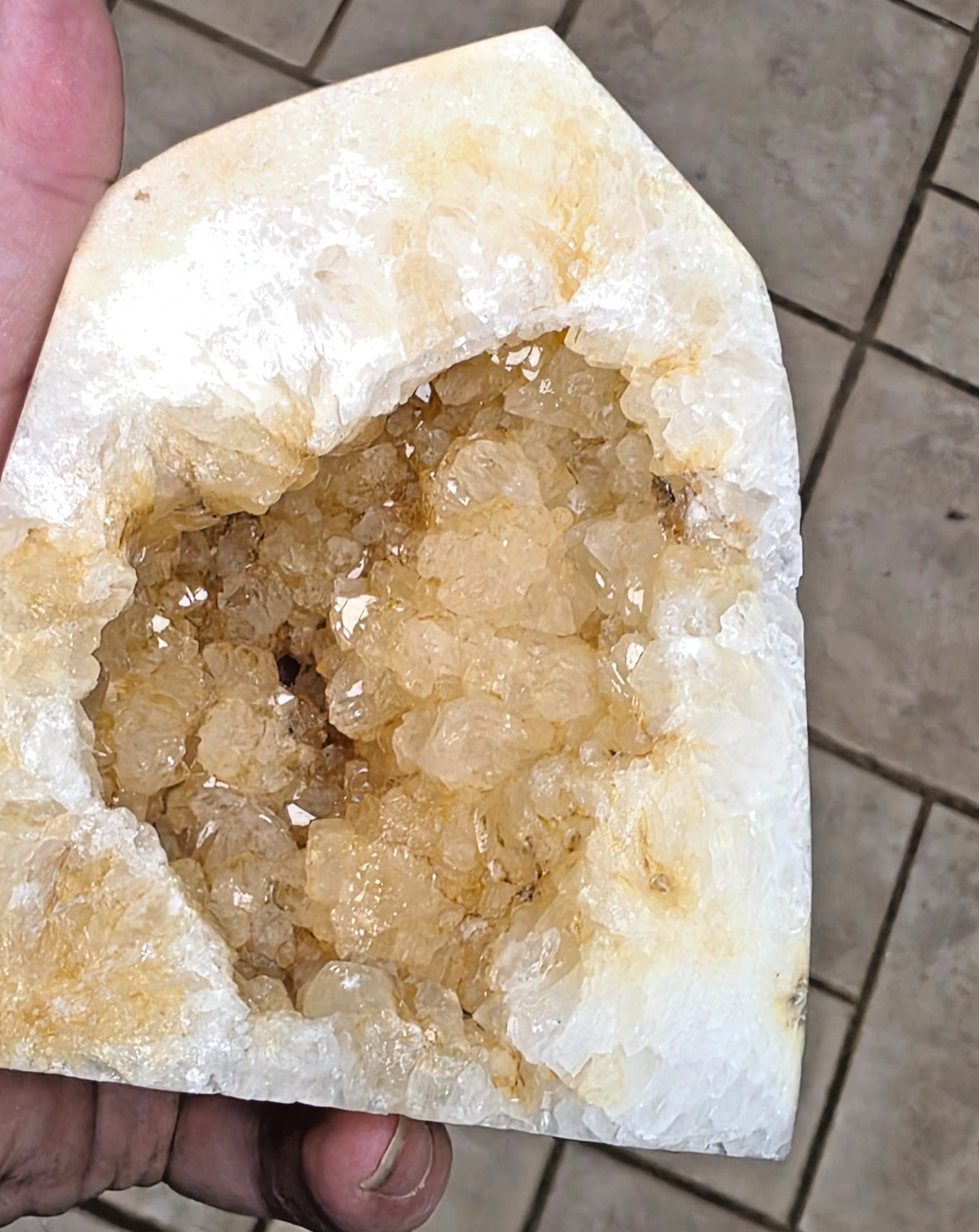 2.47 lb Tennessee Quartz Tower with Geode Quartz pocket 5 inches Free Standing