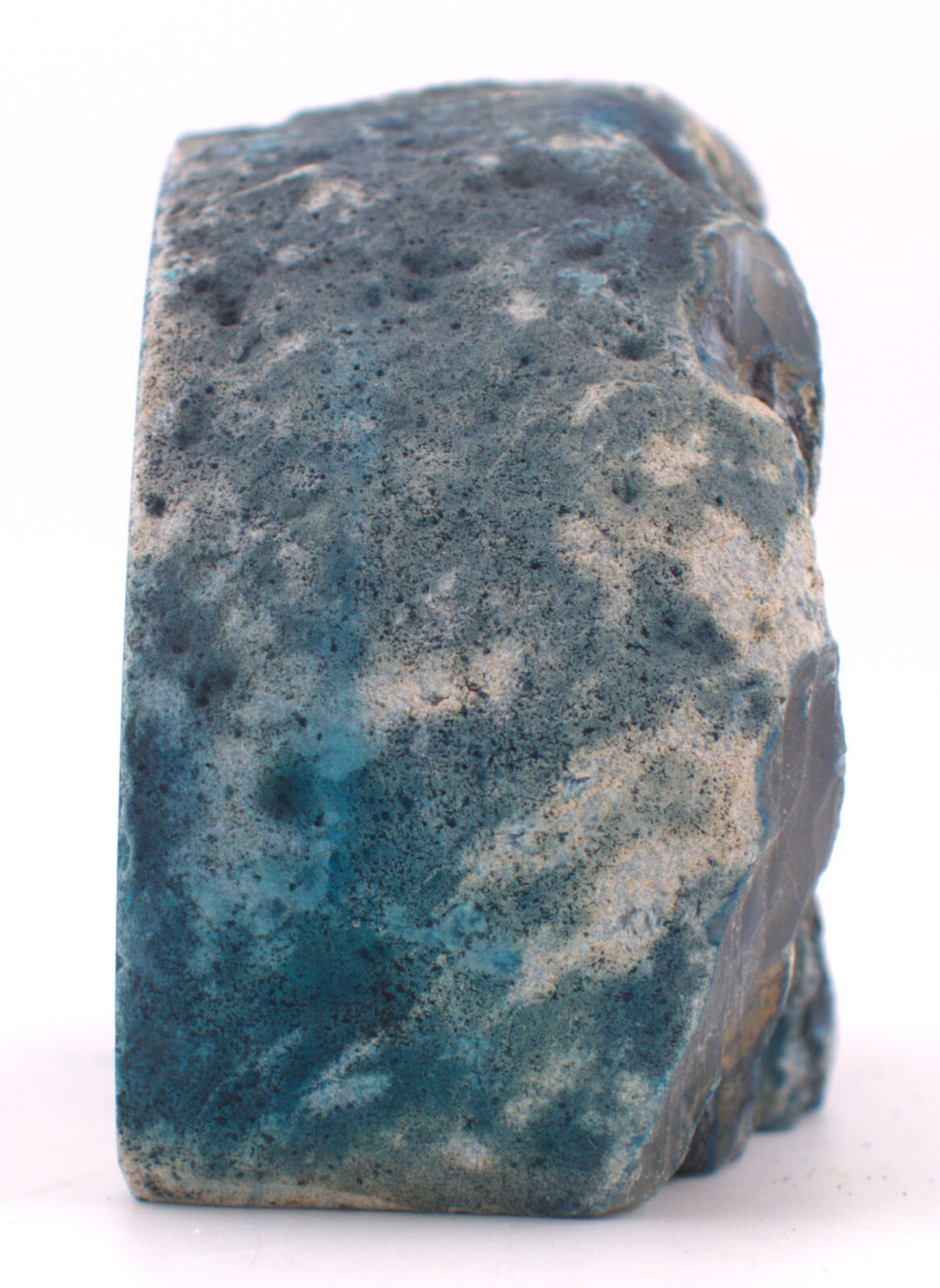 Dyed Polished Agate w/Cut Base 4″/652 Grams