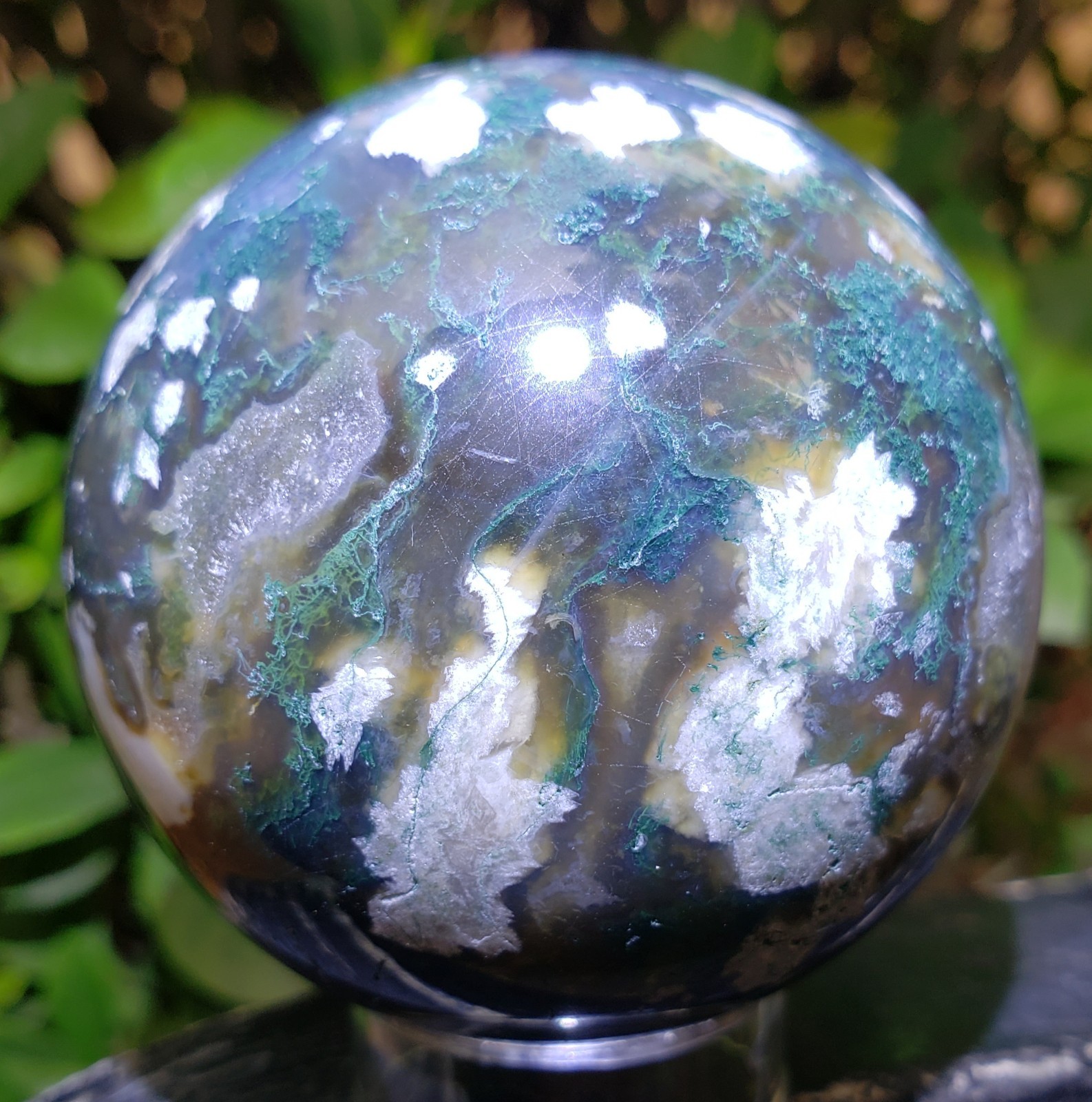 2.5″ Moss Agate Quartz Crystal Mineral Sphere Ball Orb UV to PINK, 362g