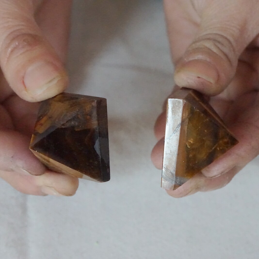 0.5LB 10Pcs Natural Tiger Eye Quartz Crystal Pyramids Points Polished Healing
