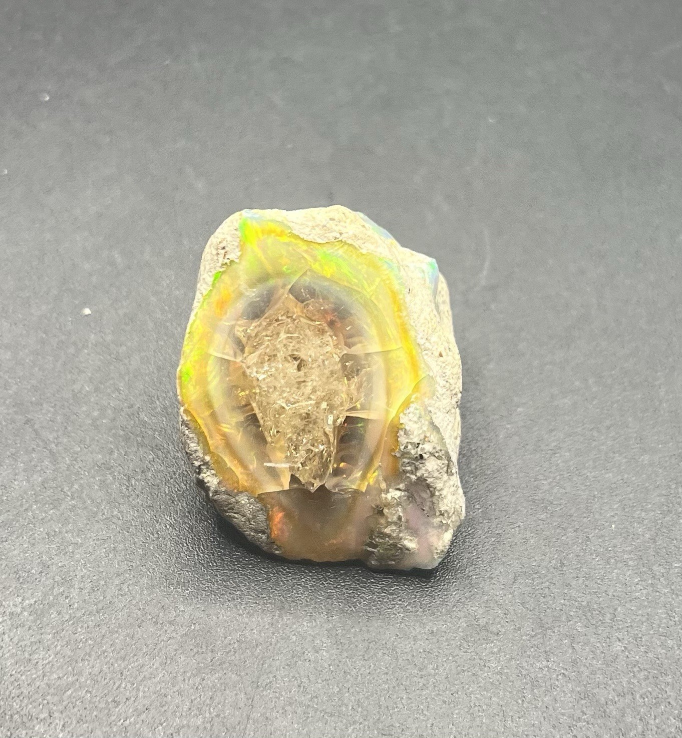 Ethiopian Welo Genuine Opal 23.8g Approximately 1 1/2in AWESOME FLASHES