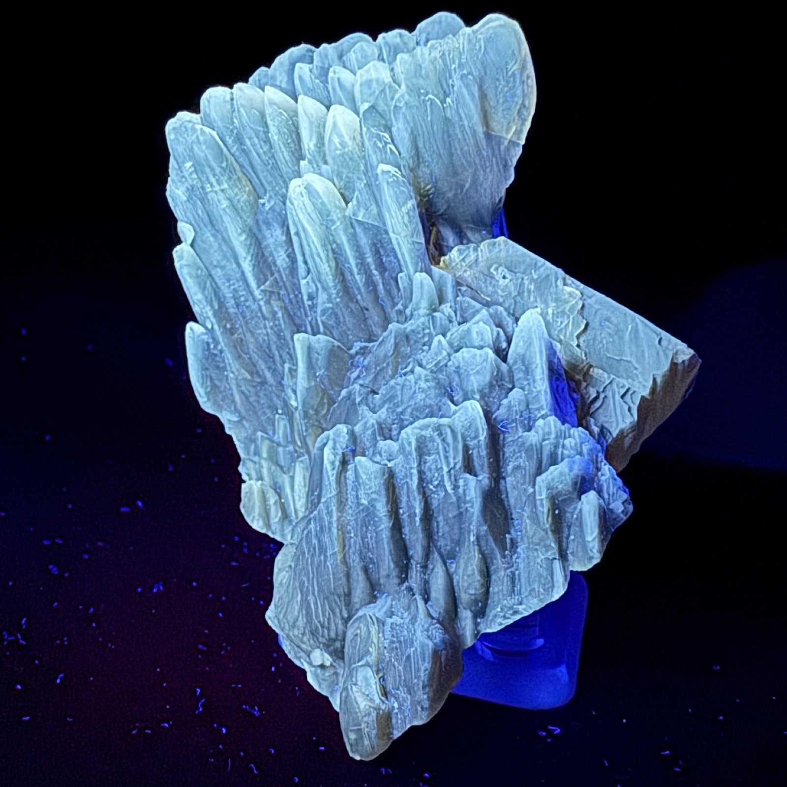 Nice Fluorescent Calcite Xls: Dalen-Kjørholt Mine, Brevik, Telemark, Norway