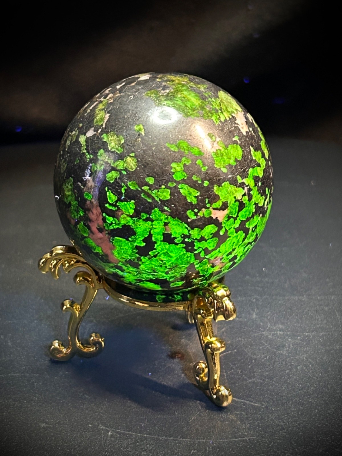 2″ Willemite Sphere With Metal Stand – Amazing UV Reaction 10.5oz (298 grams)